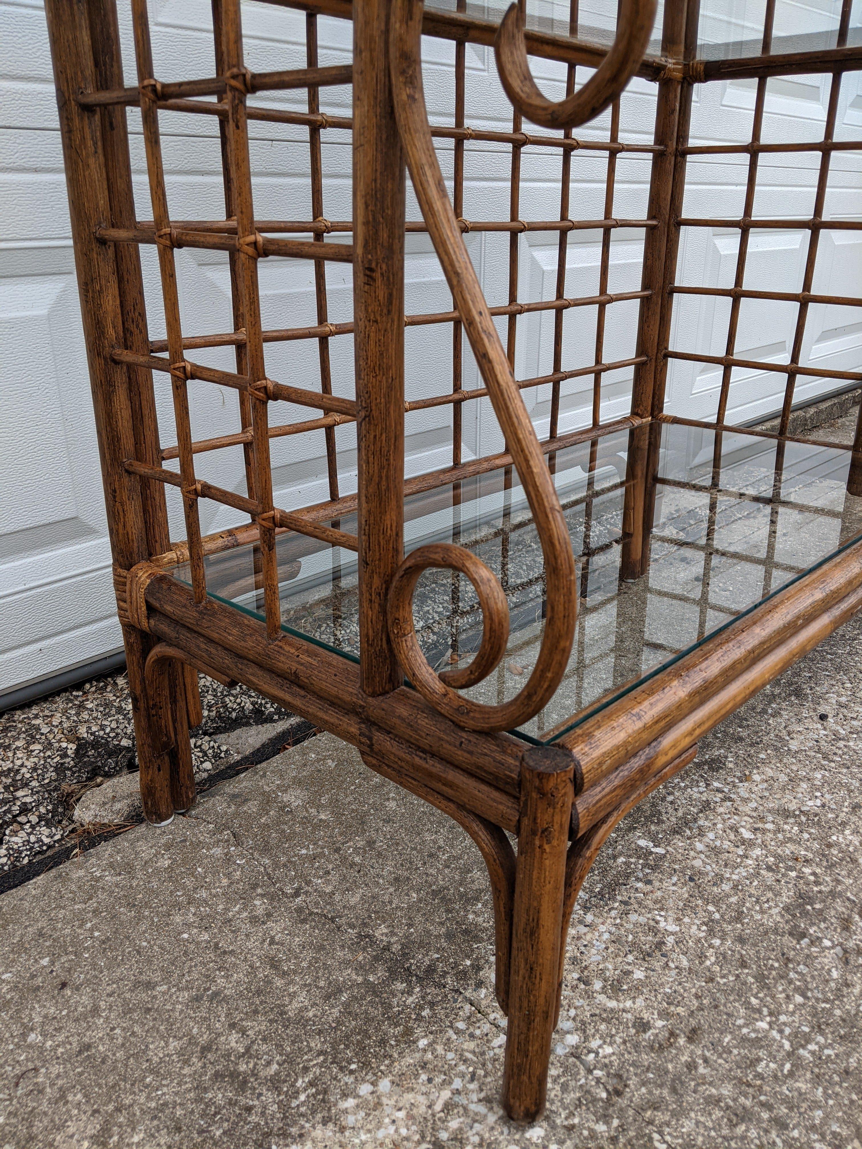 1970s Vintage Rattan and Glass Shelf In Good Condition In Cedar Falls, IA