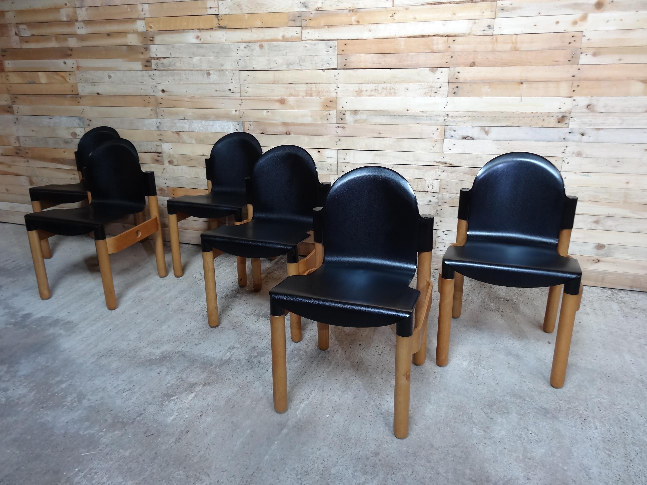 Stunning set of chairs (6) designed by Gert De Lange and made by Thornet, the chair was call ''The Flex'' chair and was awarded the 'Gute Form' price in 1969, beech frame and black synthetic seat Manufacturer’s mark. Lovely original very comfortable