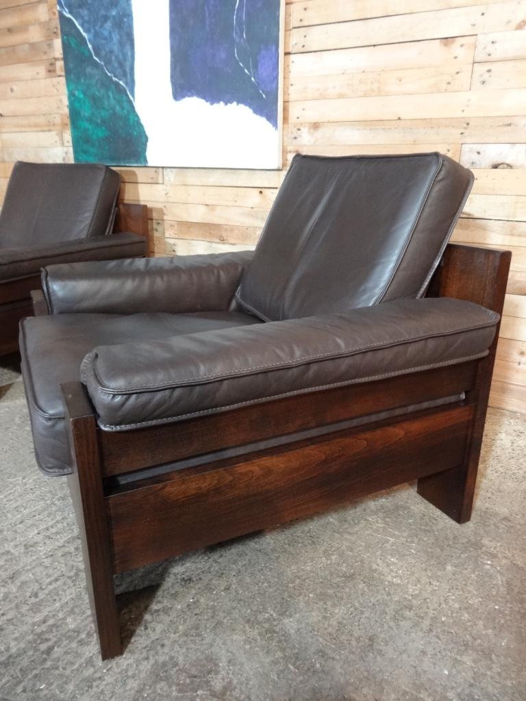 Mid-Century Modern 1970's Vintage Retro Leolux Black / Dark Brown Leather Arm Chair / Club Chair For Sale