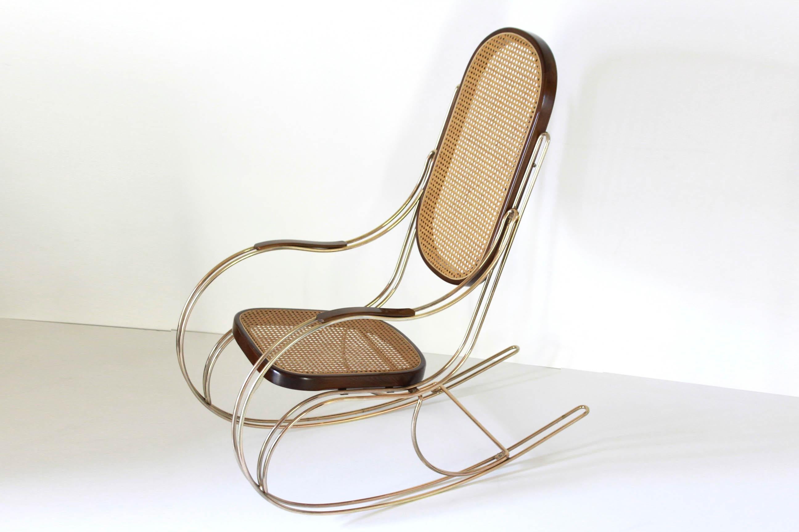 1970s Vintage Rocking Chair in Thonet Style For Sale 9