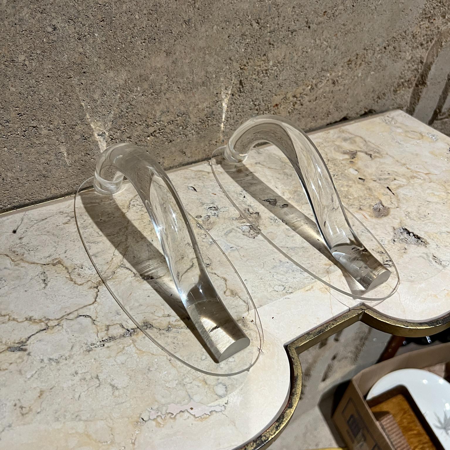 Mid-Century Modern 1970 Vintage Sculptural Lucite Handles Door Pulls Pair en vente