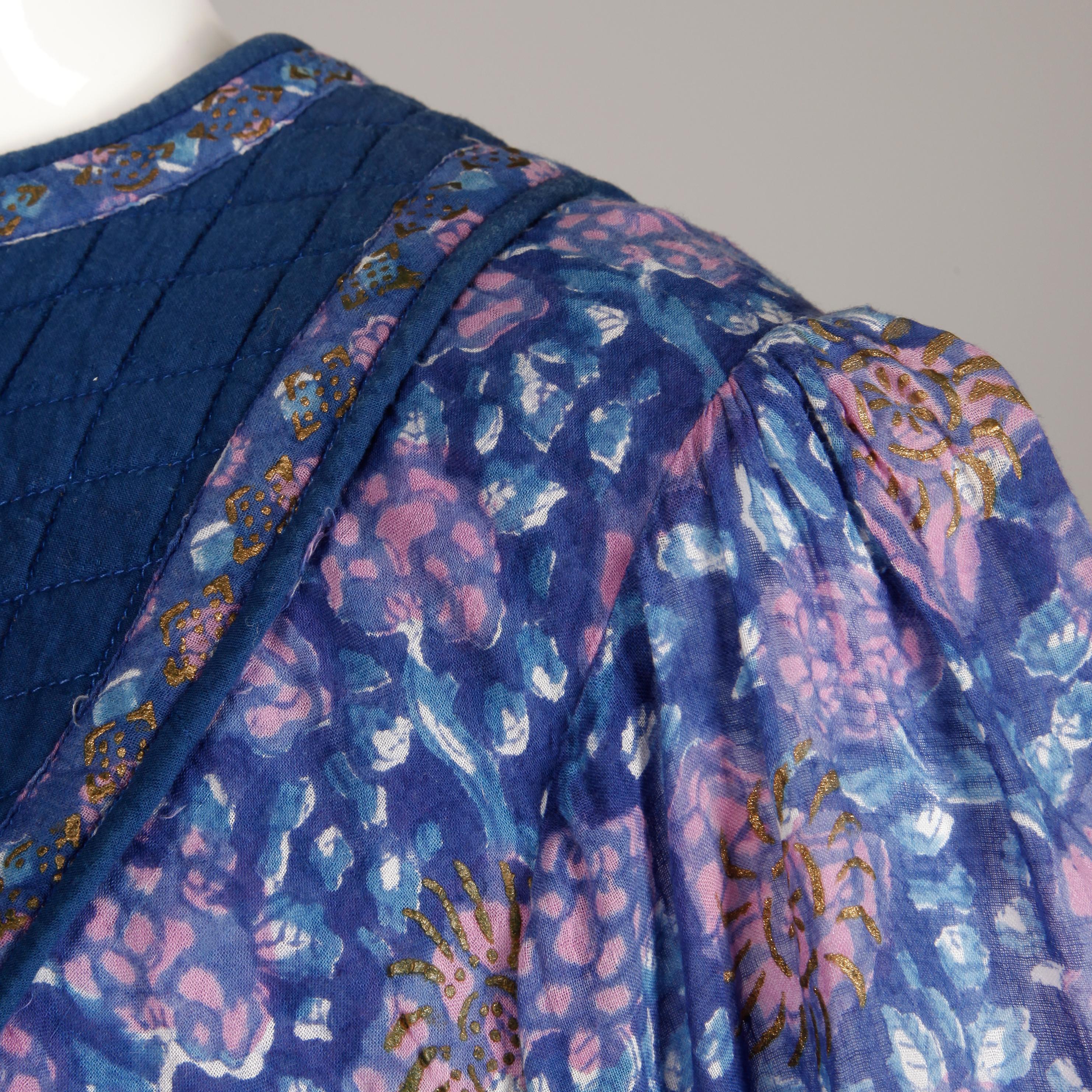 1970s Vintage Sheer Cotton Gauze Indian Blue Block Print Hippie Boho Dress In Excellent Condition In Sparks, NV
