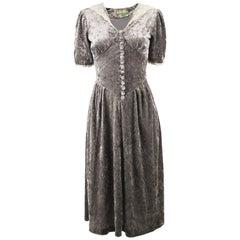 1970s Vintage Silver Panne Velvet & Lace Art Deco Style Short Sleeve Dress
