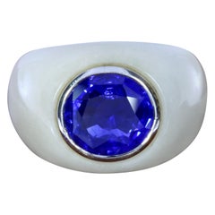 1970s Vintage SSEF Certified 8.51 Carat Ceylon Sapphire and Chacedony Ring