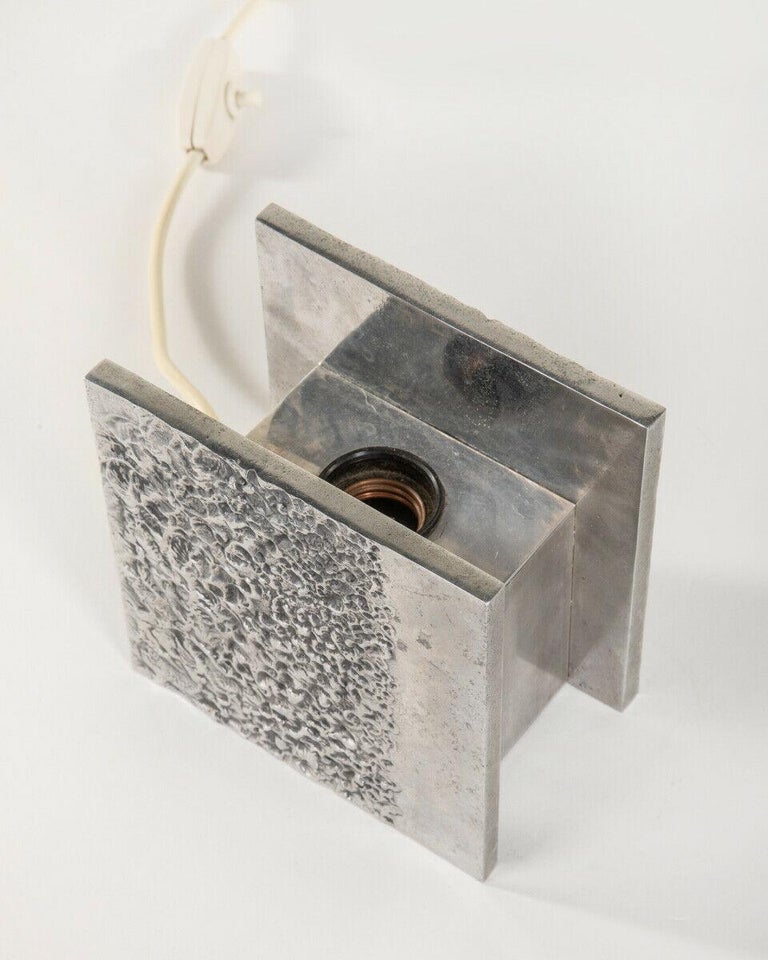 1970s Vintage Table Lamp in Worked Steel Italian Design For Sale at 1stDibs