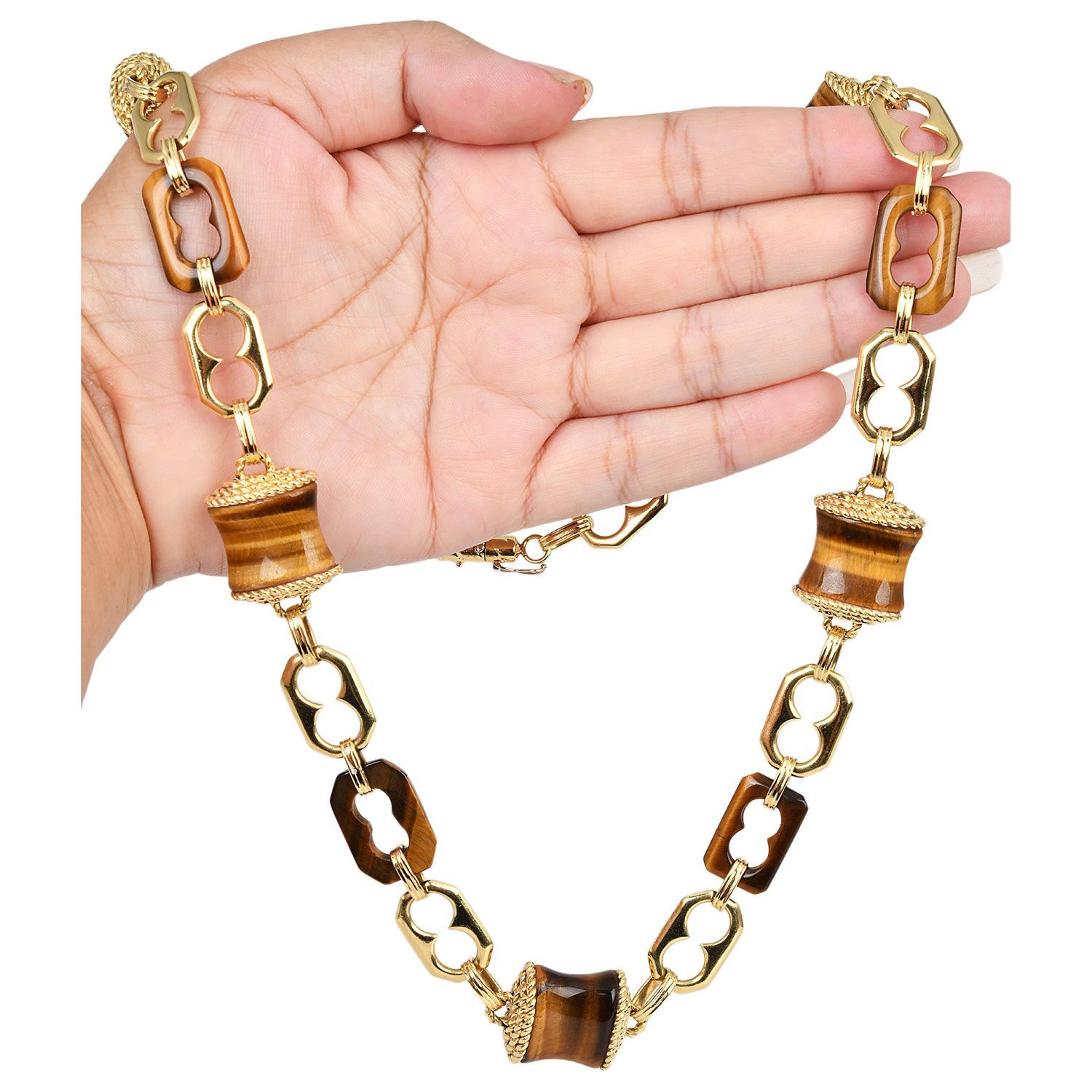 Women's or Men's 1970s Vintage Tiger's Eye 18K Gold Barrel Link Long Necklace For Sale