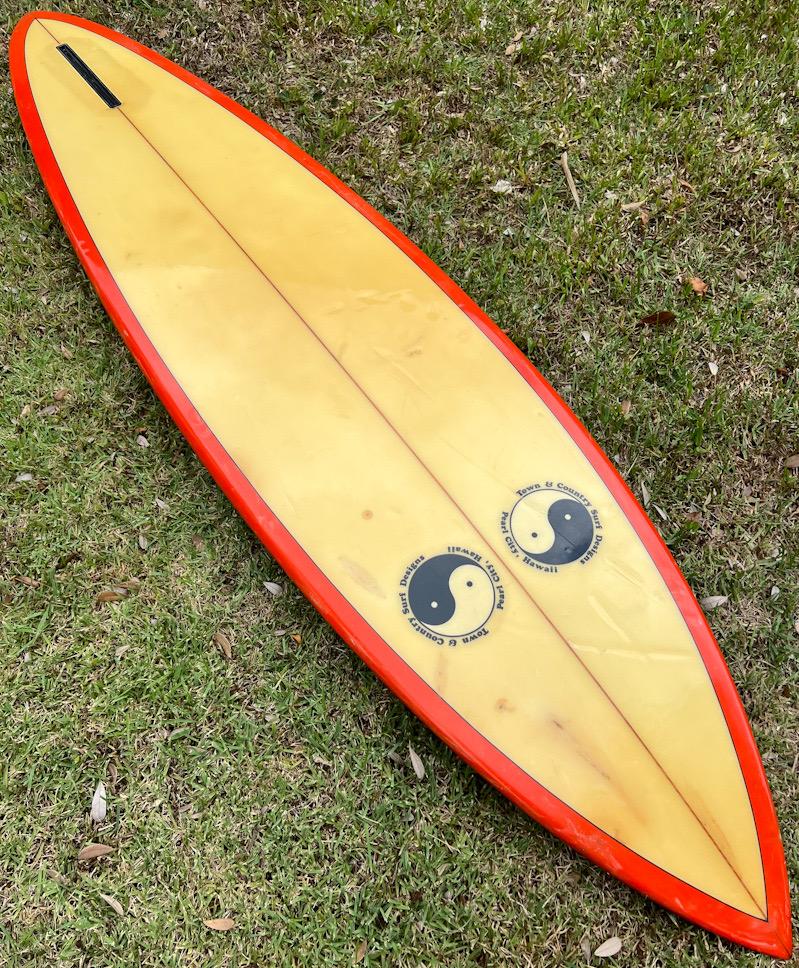 Planche de surf vintage Town and Country des années 1970 par Ed Angulo  Bon état - En vente à Haleiwa, HI