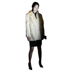 1970s Vintage White Fox Fur Coat with Lynx-Style Effect - L'Antilope Belle Epine