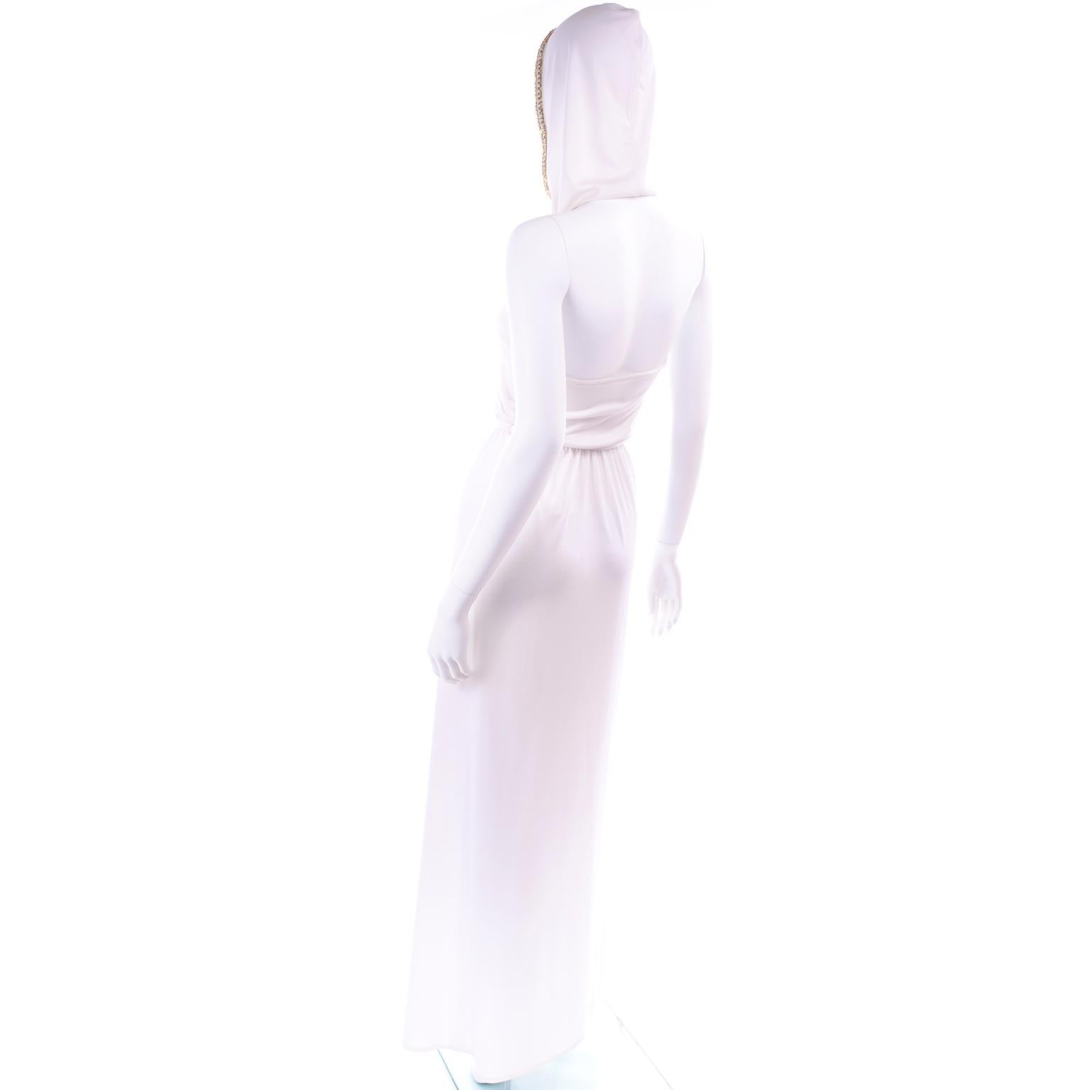 1970s Vintage White Hooded Jersey Maxi Dress With Gold Beads & Rhinestones In Excellent Condition In Portland, OR