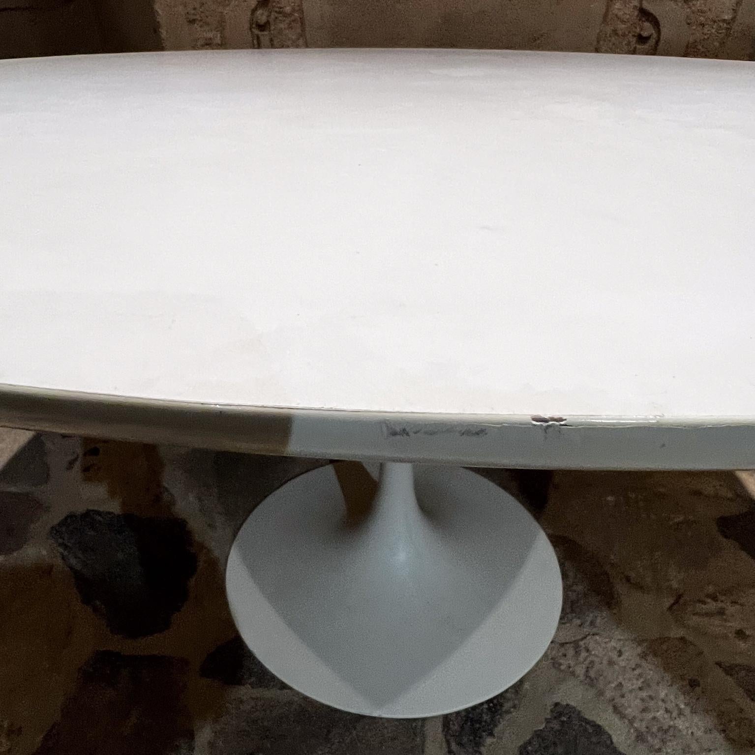 Late 20th Century 1970s Vintage White Knoll Style Tulip Dining Table