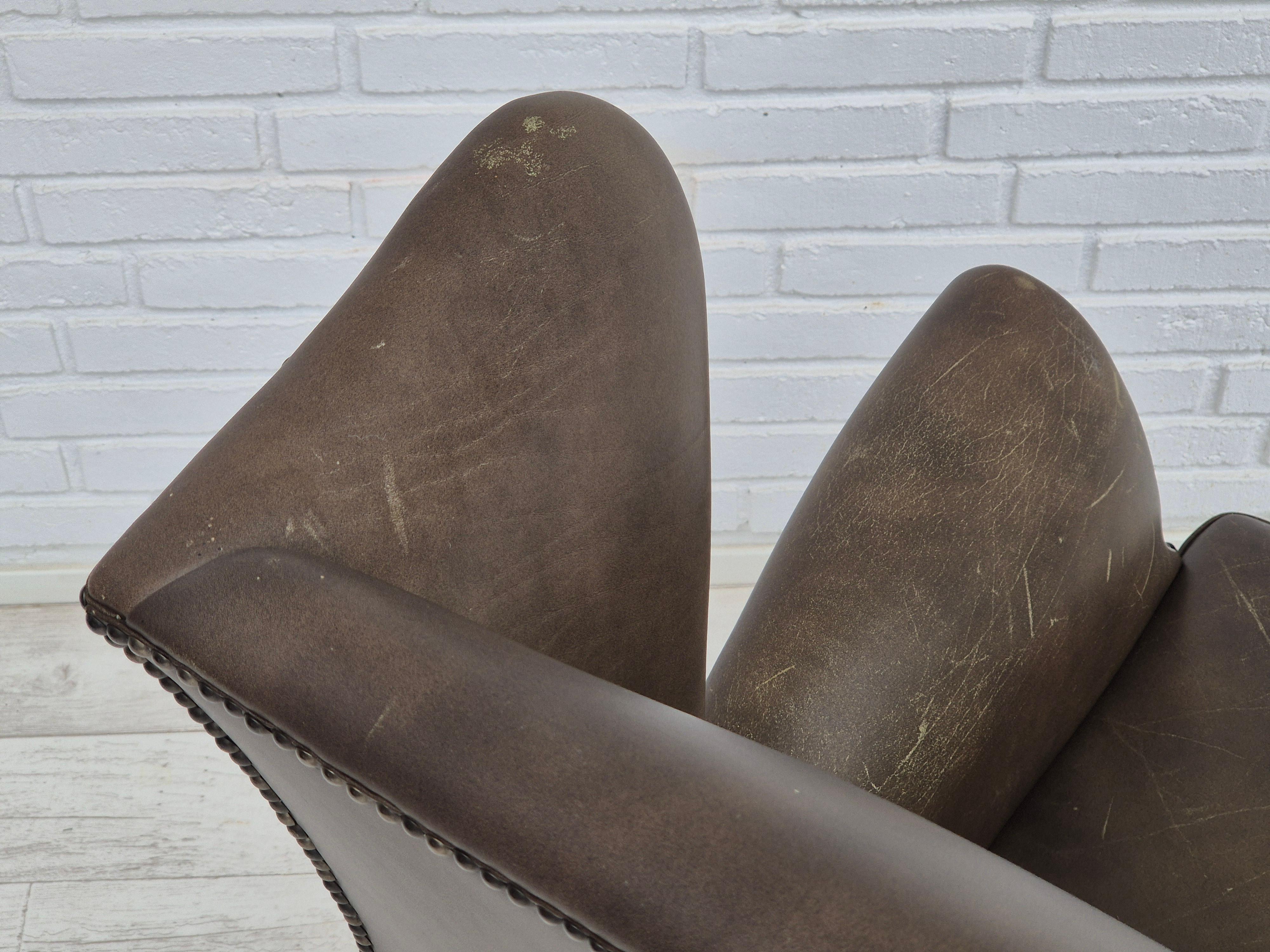 1970s, Vintage wingback armchair, original condition, leather, beech wood. 5