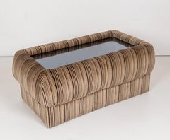 Table basse rectangulaire vintage, velours et verre fumé, Italie 1970