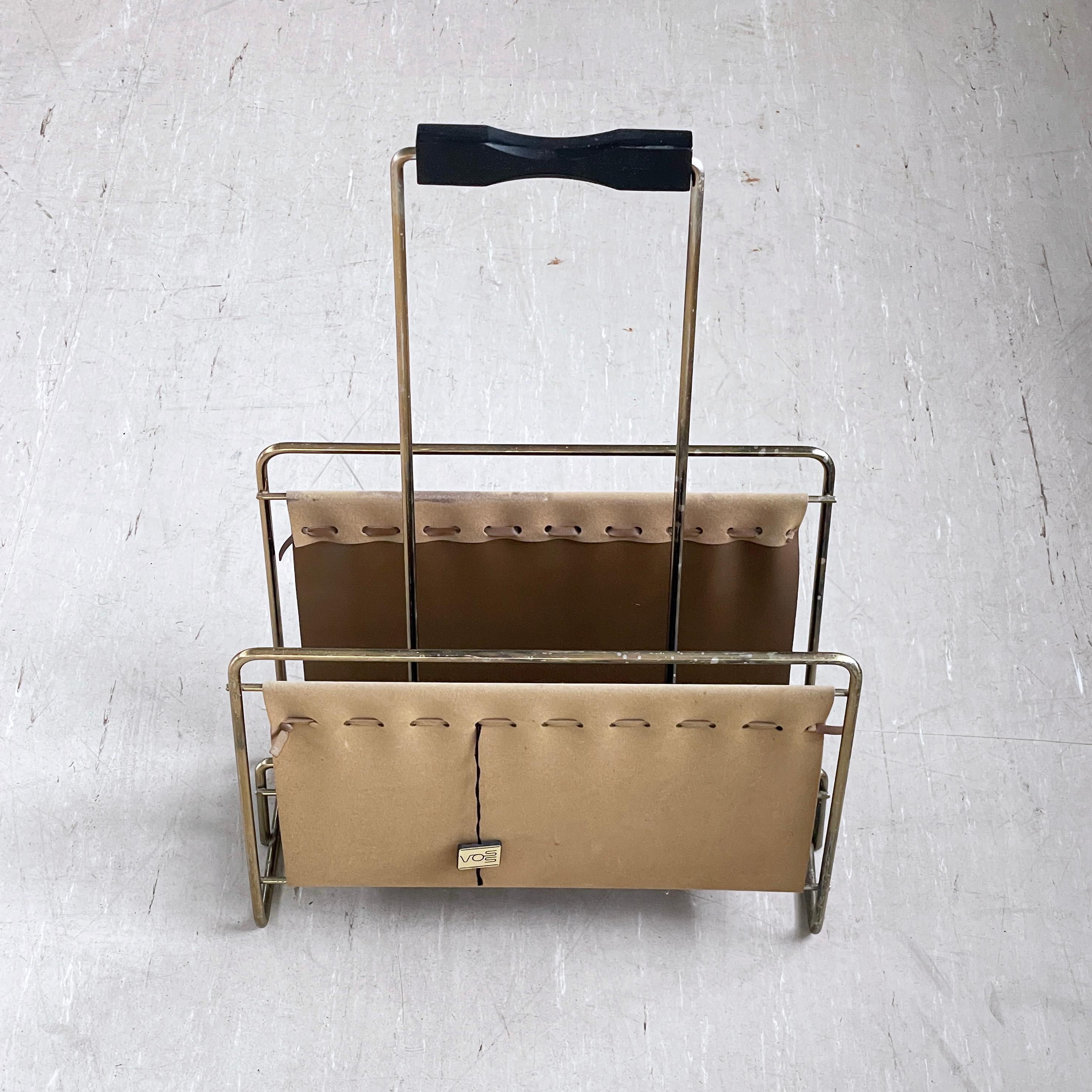 1970's Voss Faux Suede Magazin / Zeitungshalter im Angebot 2