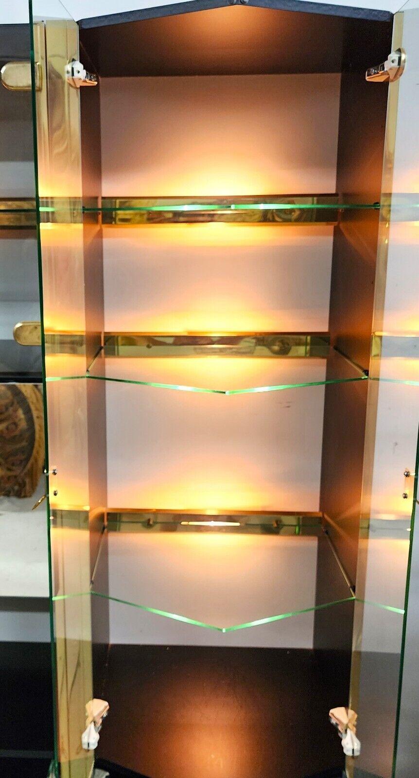 1970s Wall Display Cabinet with Dry Bar For Sale 2