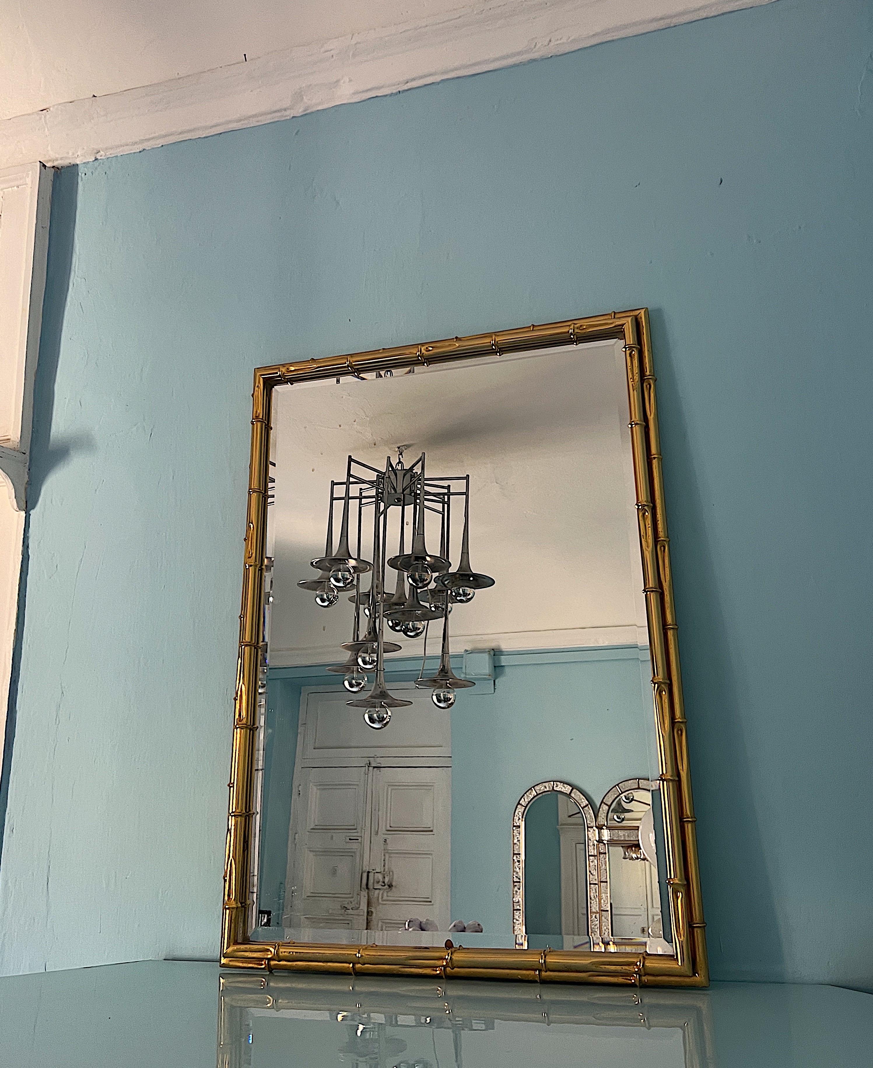 1970s wall mirror with a bamboo-effect gilded metal frame.  For Sale 5