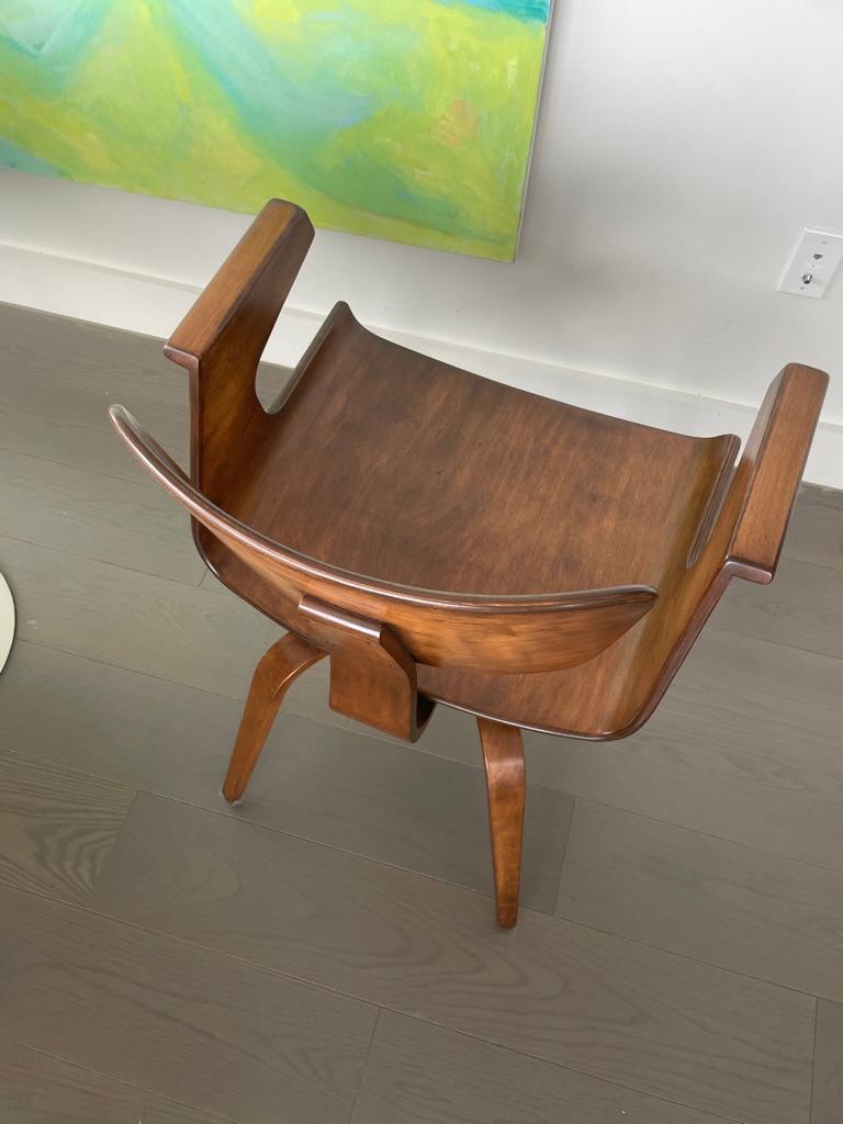1970s Walnut Bentwood Dining Chair in the Style of Thonet In Good Condition In Haverhill, MA