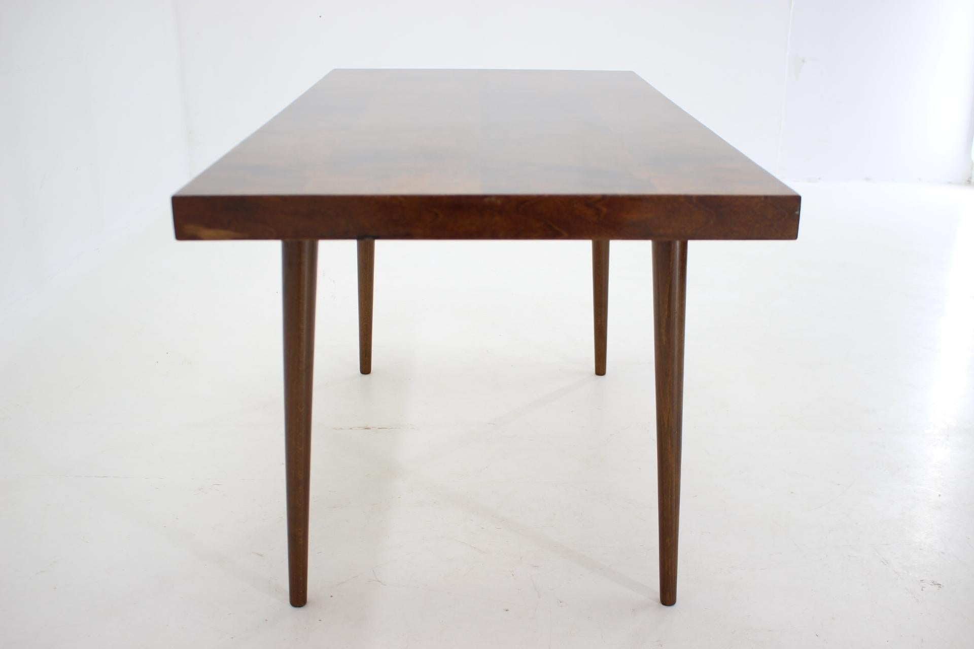 1970s Walnut Coffee Table in High Gloss Finish, Czechoslovakia  2