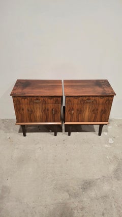 1970s Walnut Grain Pattern Nightstands/Bedside tables