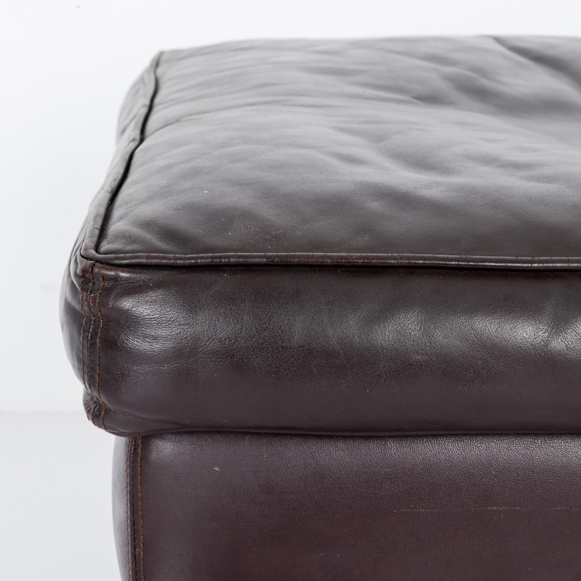 1970s Walter Knoll Leather Ottoman In Good Condition In High Point, NC