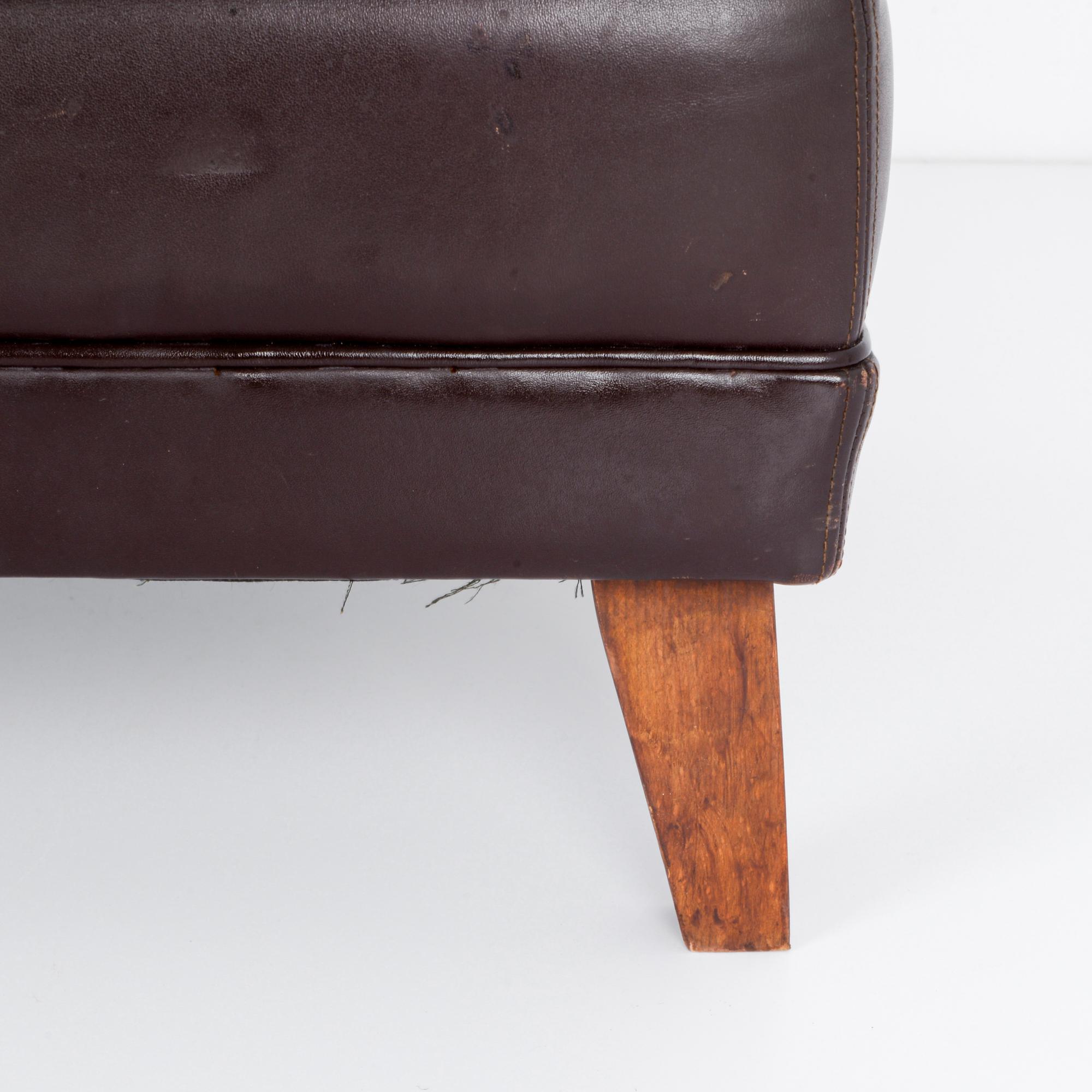 1970s Walter Knoll Leather Ottoman 1