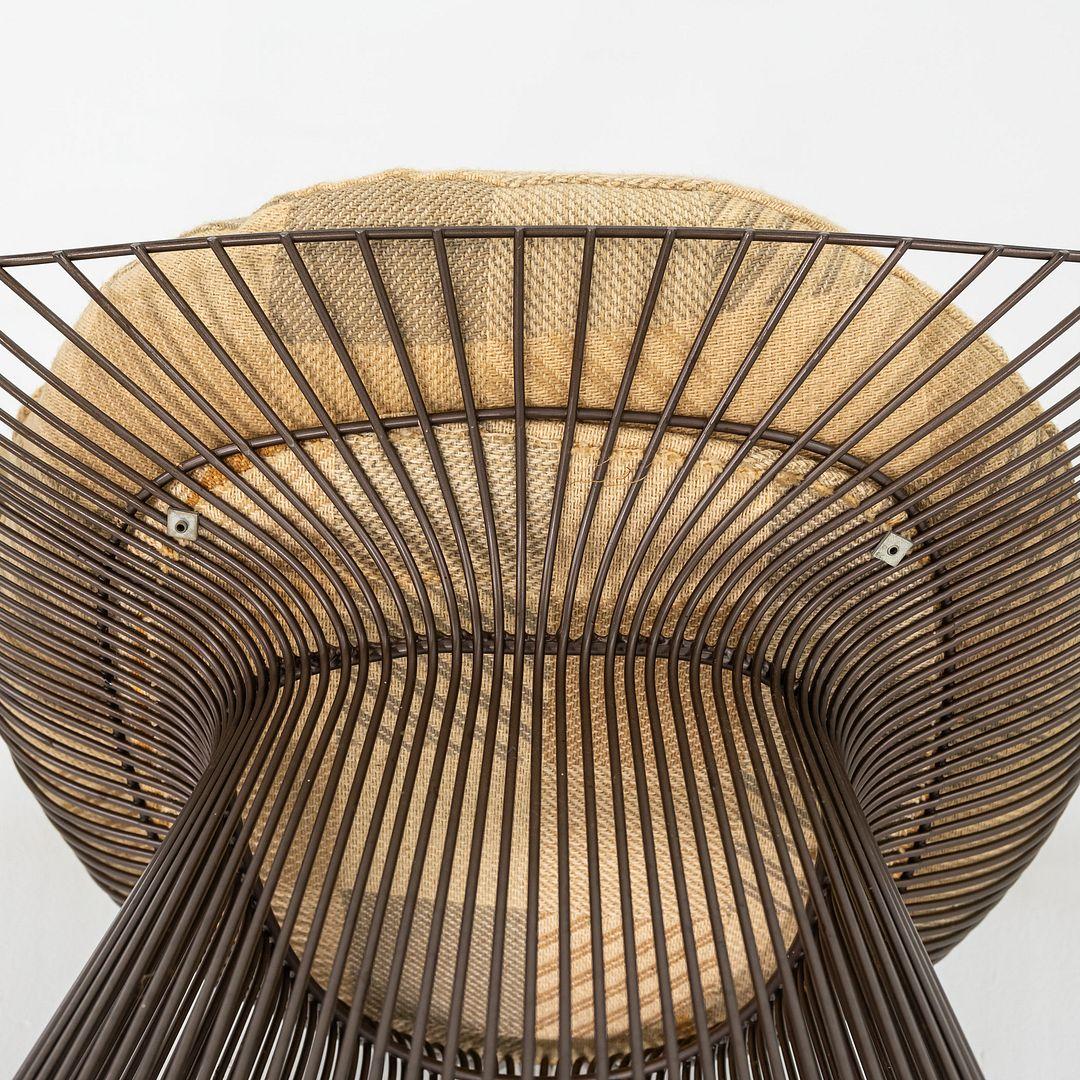 1970 Warren Platner Dining Arm Chair in Bronze with Original Fabric Upholstery (Chaise à accoudoir de salle à manger Warren Platner en bronze avec tissu d'origine) en vente 1