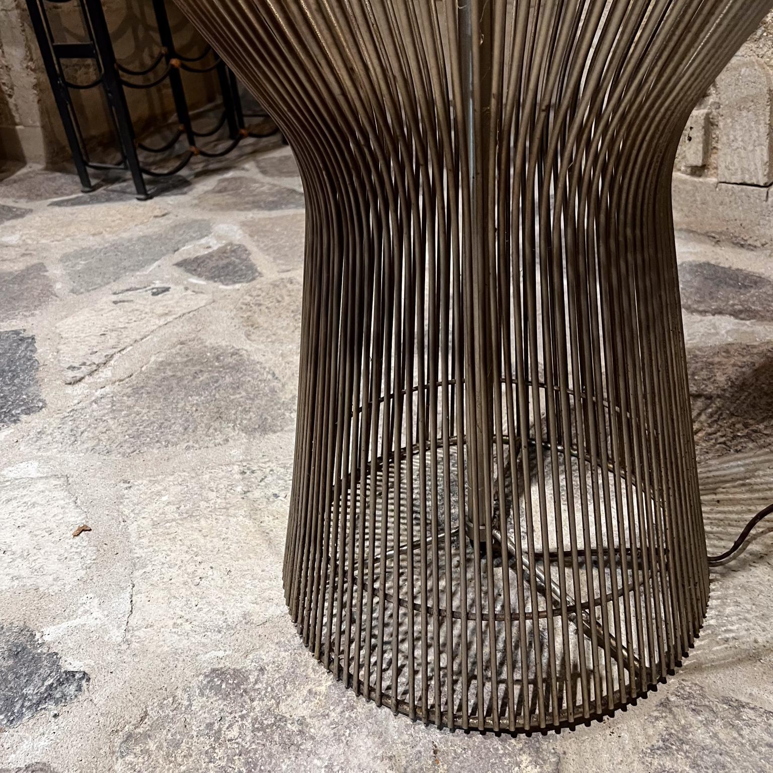 1970s Warren Platner for Knoll Metal Floor Lamp and Table In Good Condition In Chula Vista, CA