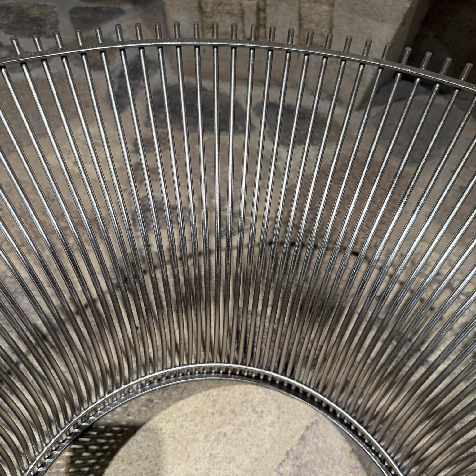 Warren Platner Knoll Modern Round Coffee Table Metal and Glass Restored For Sale 5