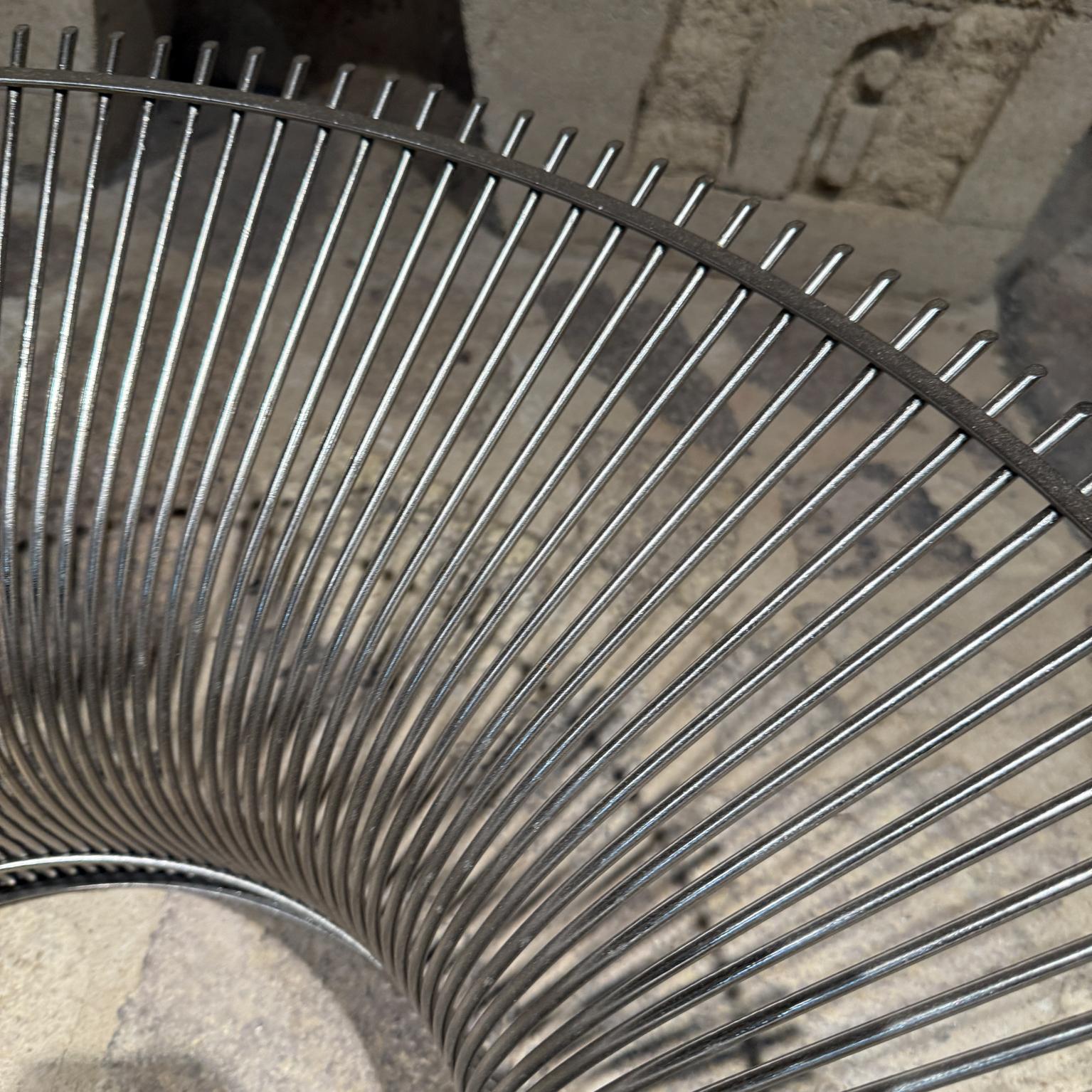 Late 20th Century Warren Platner Knoll Modern Round Coffee Table Metal and Glass Restored For Sale