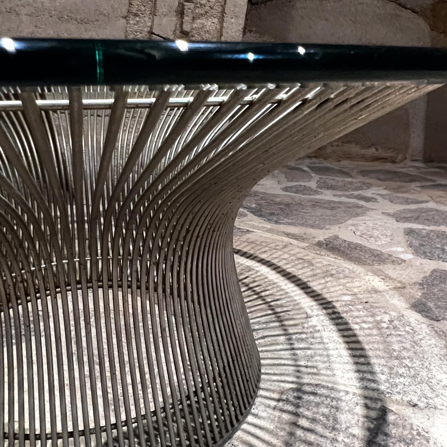 Late 20th Century 1970s Warren Platner Modern Round Coffee Table Metal and Glass For Sale