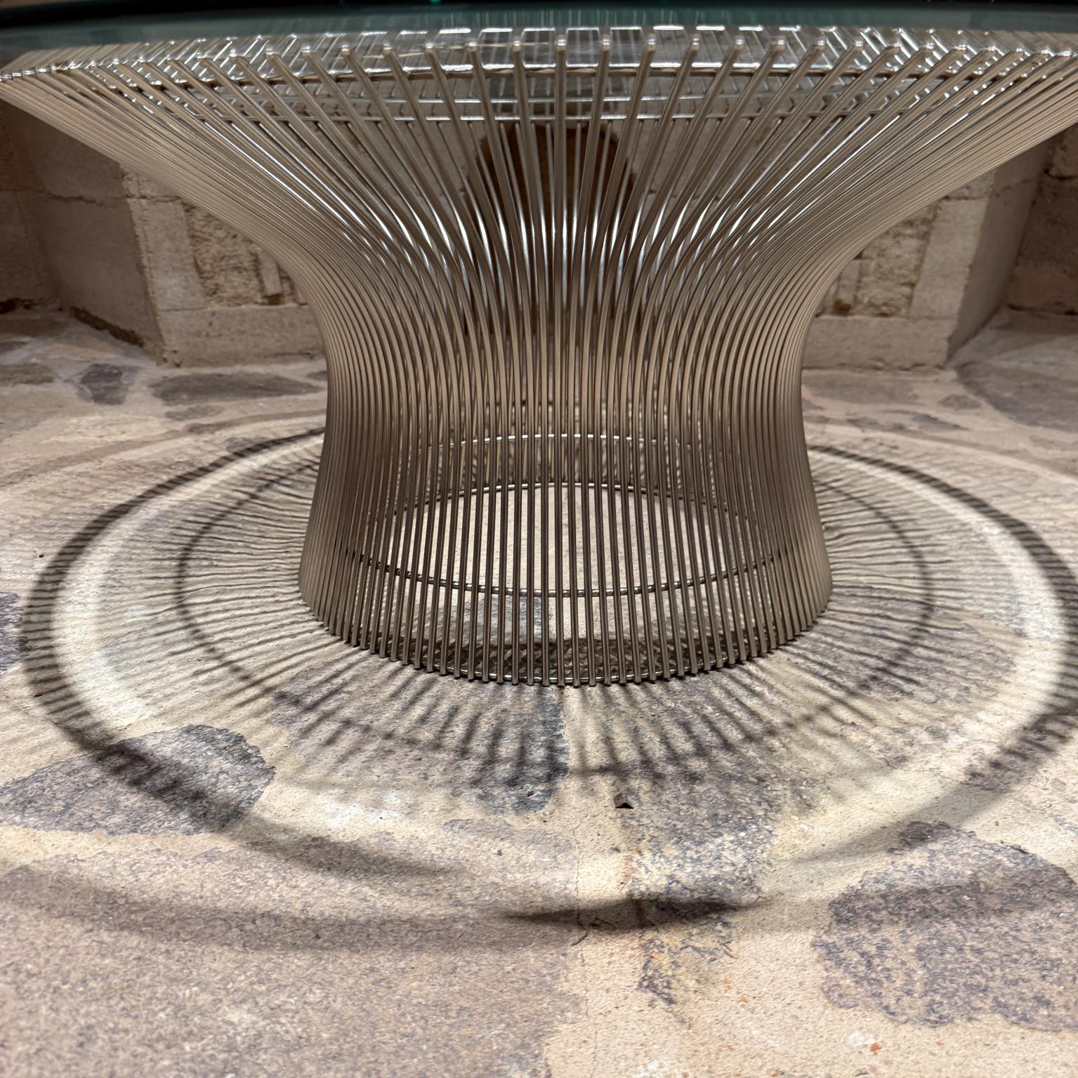 Warren Platner Knoll Modern Round Coffee Table Metal and Glass Restored For Sale 3