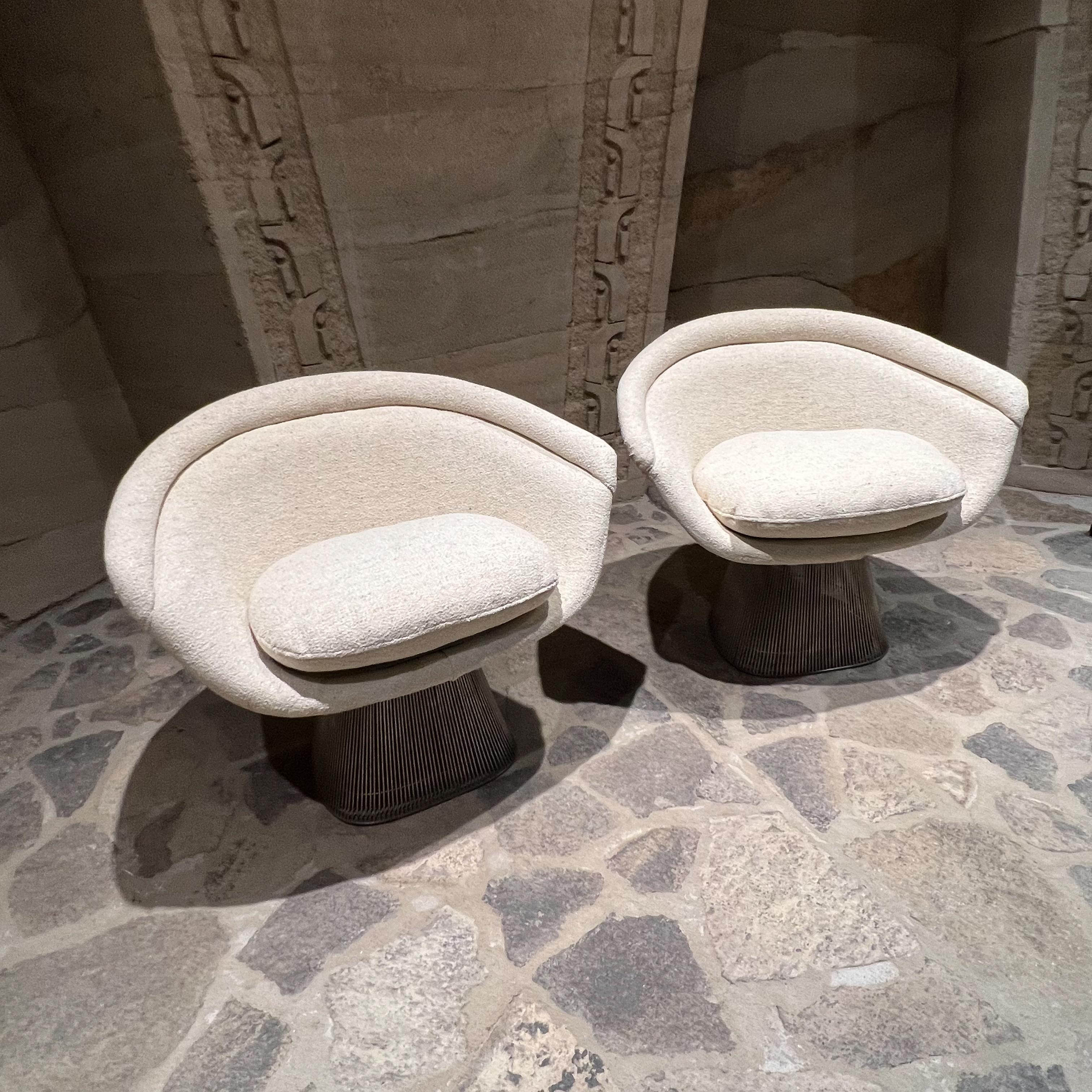 Low Lounge chairs
1970s Warren Platner stunning Off-white Low Lounge Chair Pair graceful metal frame.
Fabulous Metal design & fresh new upholstery
Very comfortable.
Unmarked
30.5 tall x 36 w x 25 d Seat 21
Preowned original vintage condition.