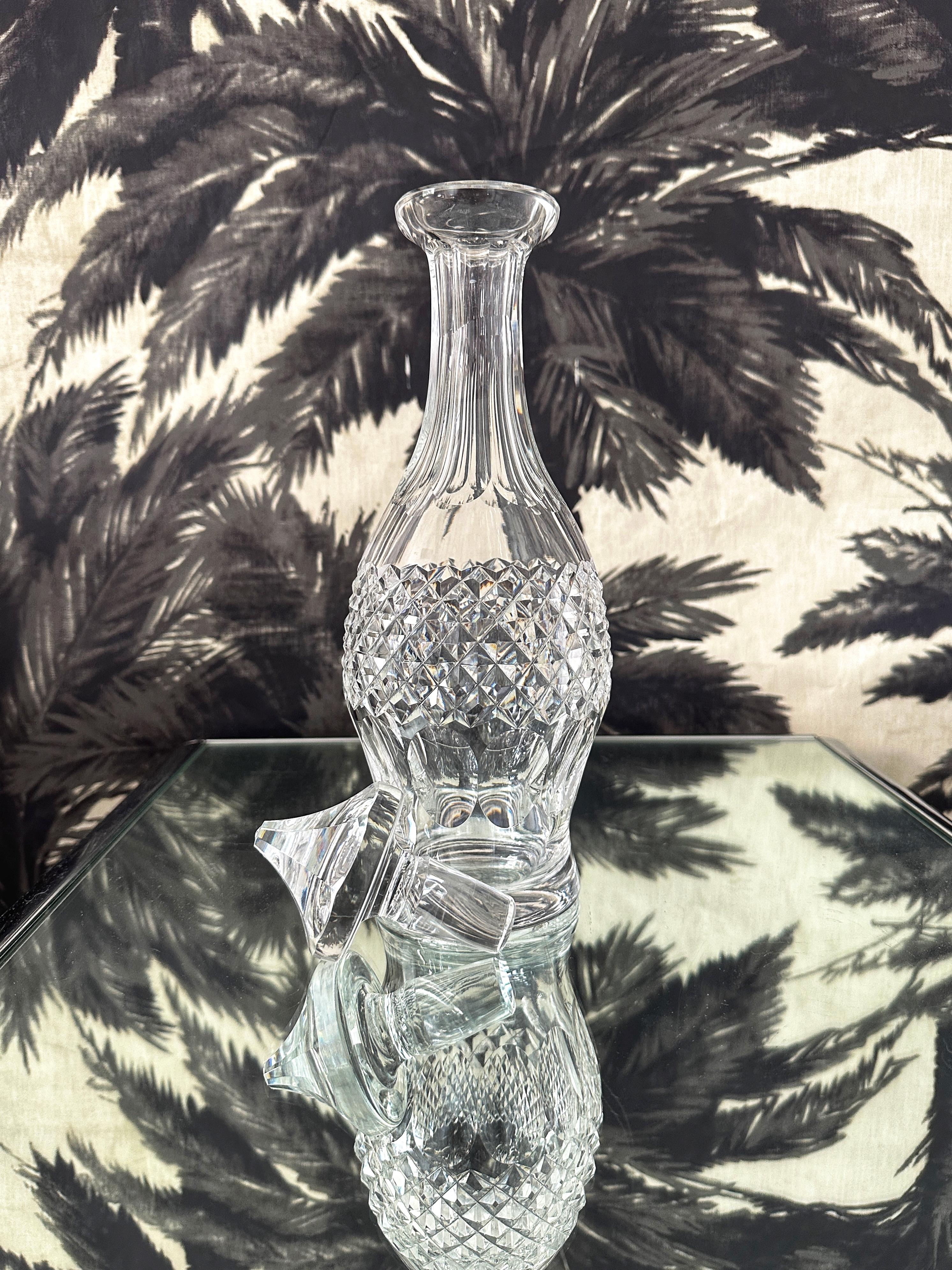 Irish 1970s Waterford Crystal Decanter Featuring Faceted Circles and Etched Diamonds For Sale