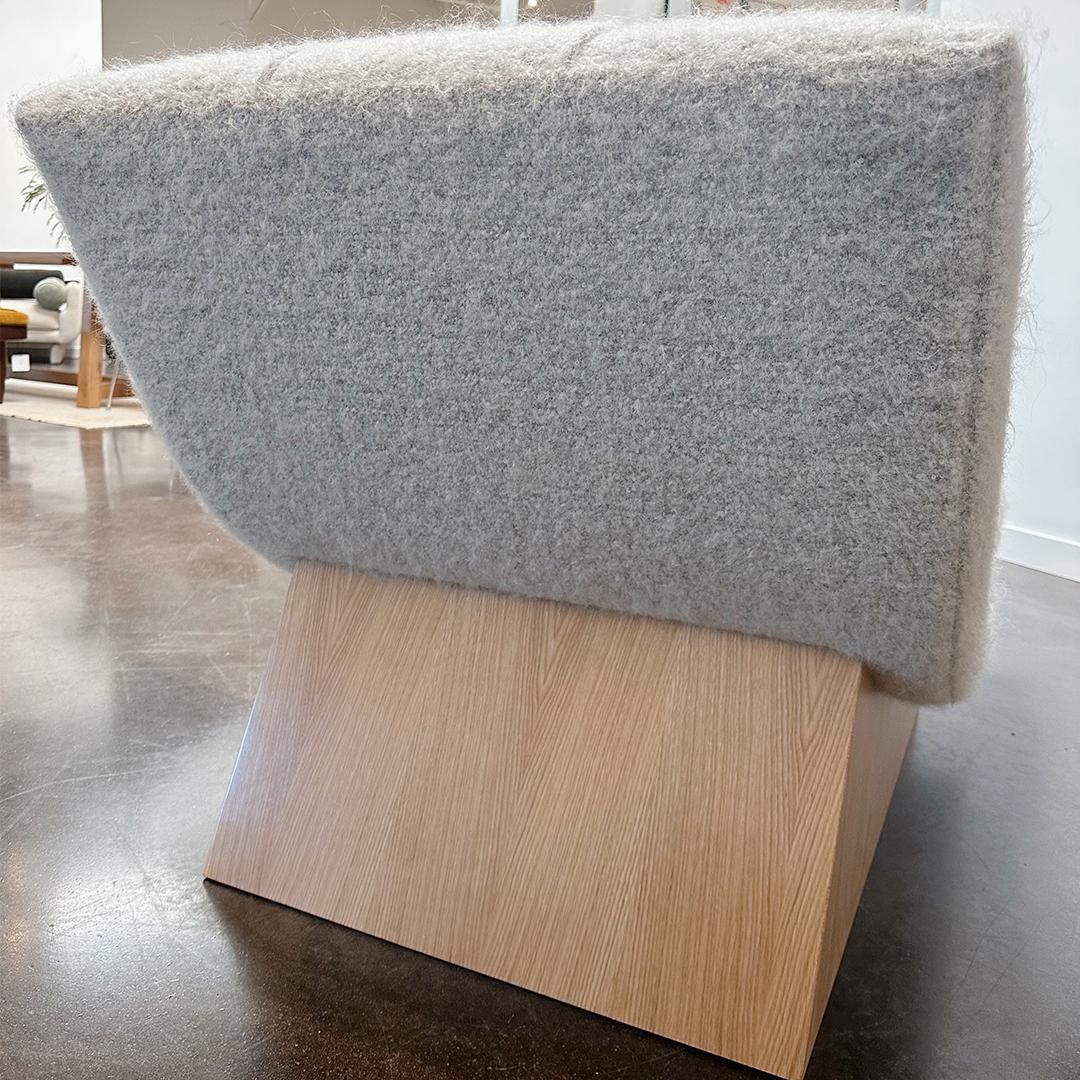 Américain Chaise Wave des années 1970 dans le style de Adrian Pearsall en vente