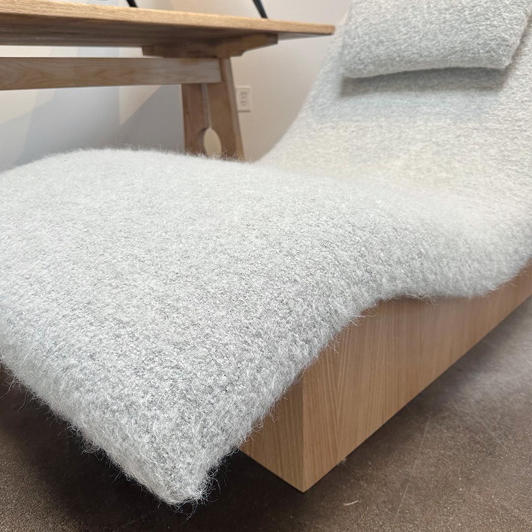 Chaise Wave des années 1970 dans le style de Adrian Pearsall Excellent état - En vente à Dallas, TX