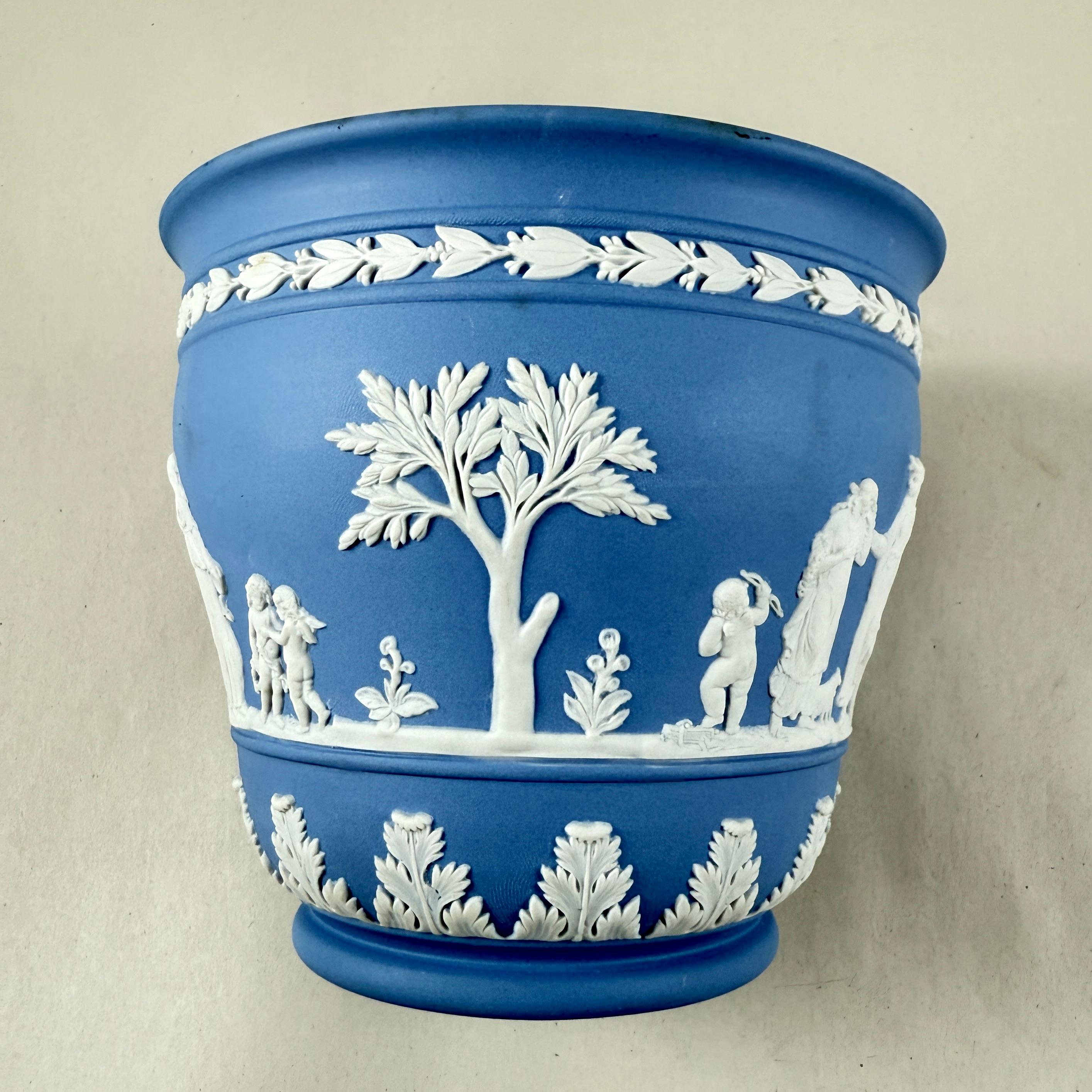 English 1970s Wedgwood Blue Jasperware Cache Pot Jardiniere For Sale