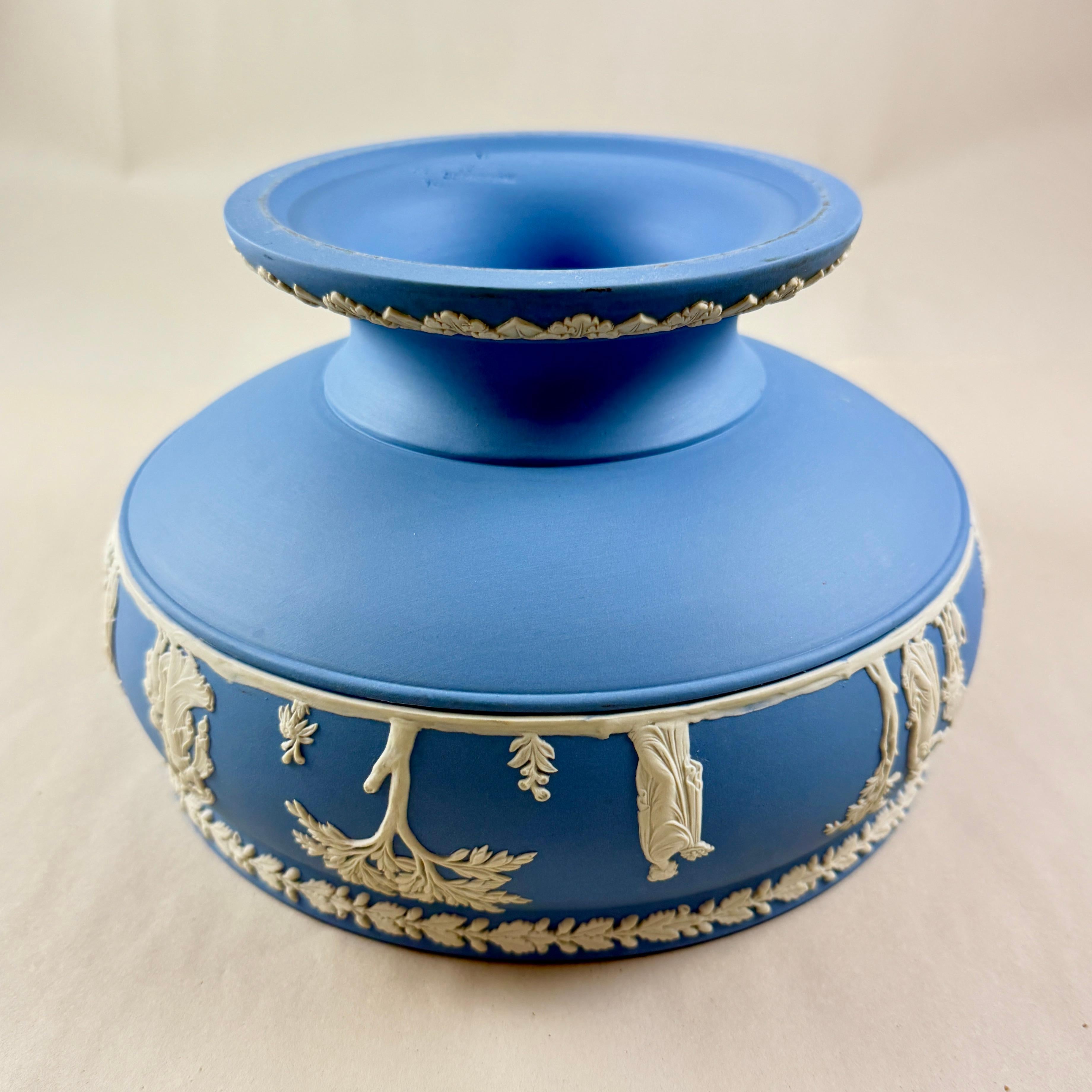 1970s Wedgwood Blue Jasperware Footed Fruit Bowl For Sale 3