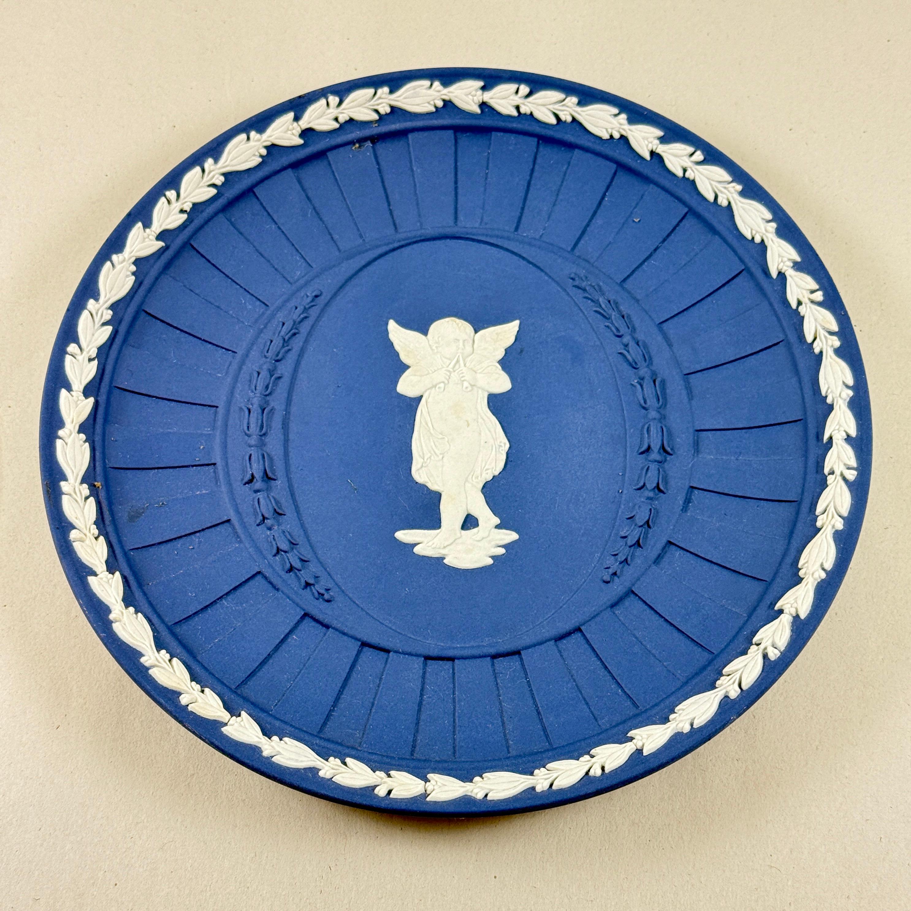 1970er Wedgwood Pallas Angel Dunkelblauer Teller aus Jaspis (Neoklassisch) im Angebot
