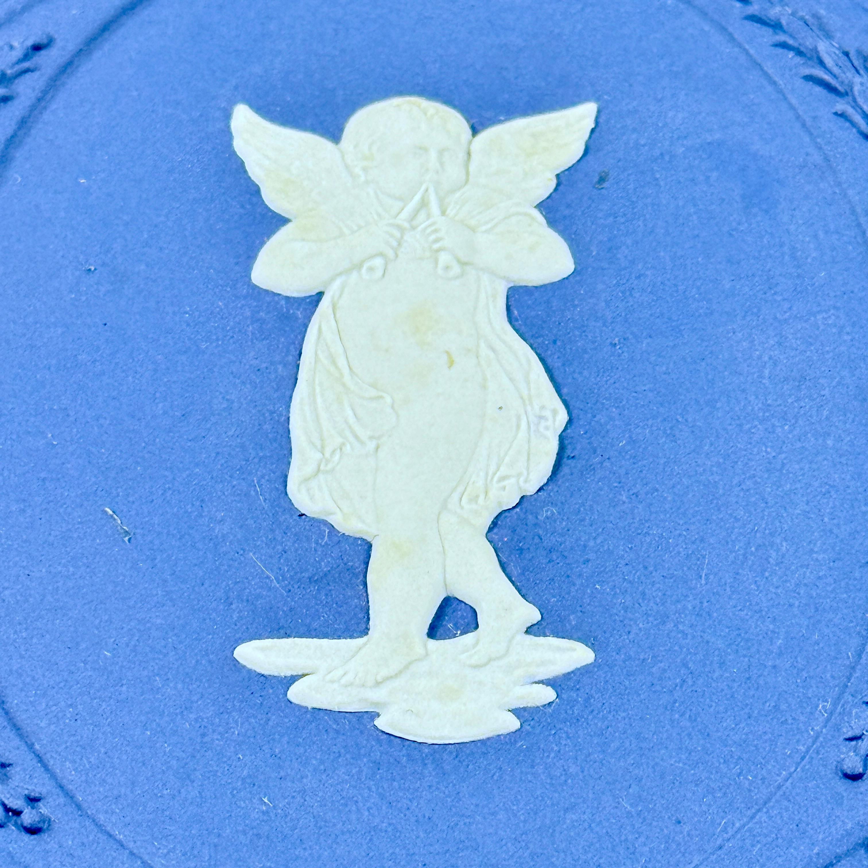 1970er Wedgwood Pallas Angel Dunkelblauer Teller aus Jaspis im Zustand „Gut“ im Angebot in Philadelphia, PA