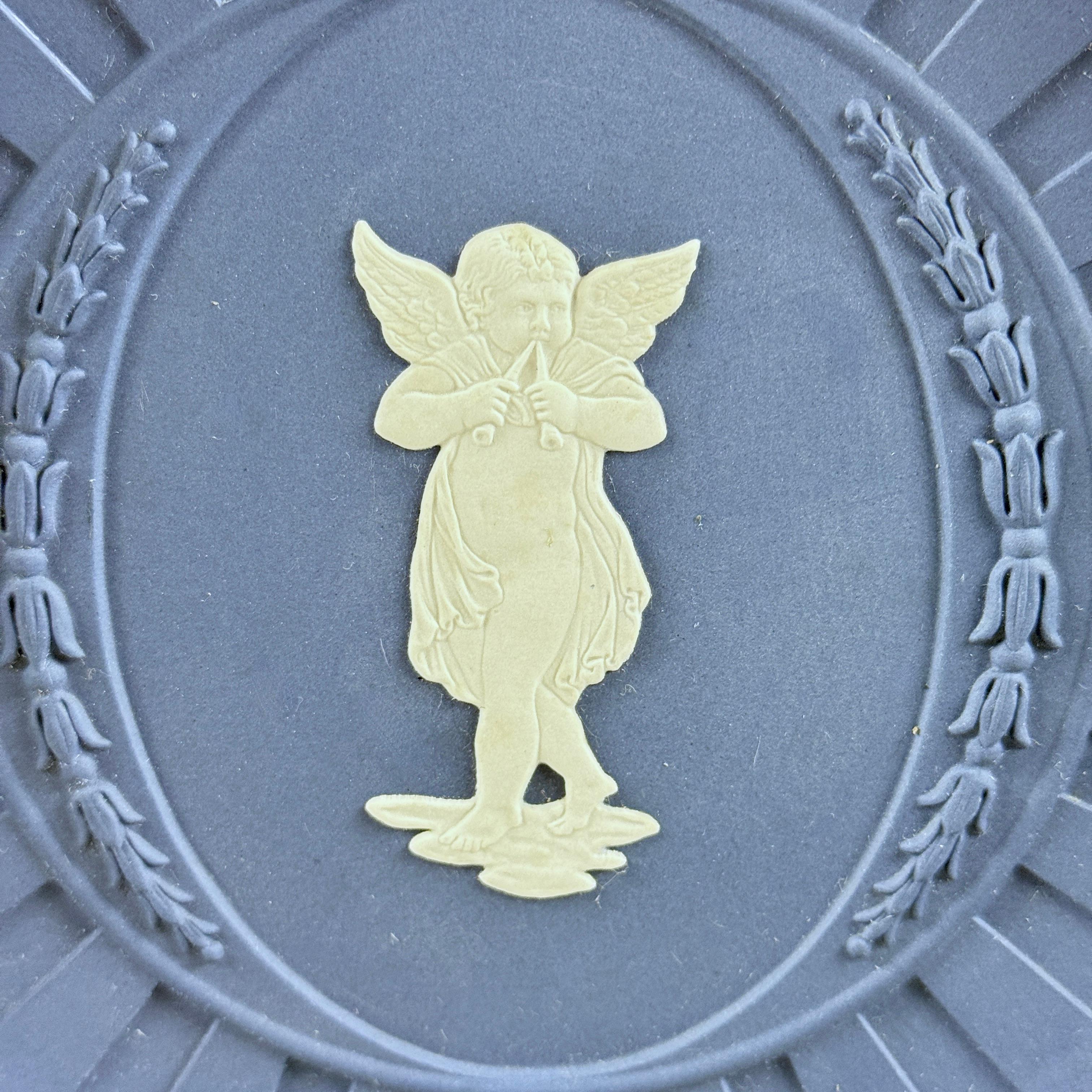 1970er Wedgwood Pallas Angel Dunkelblauer Teller aus Jaspis (Ende des 20. Jahrhunderts) im Angebot