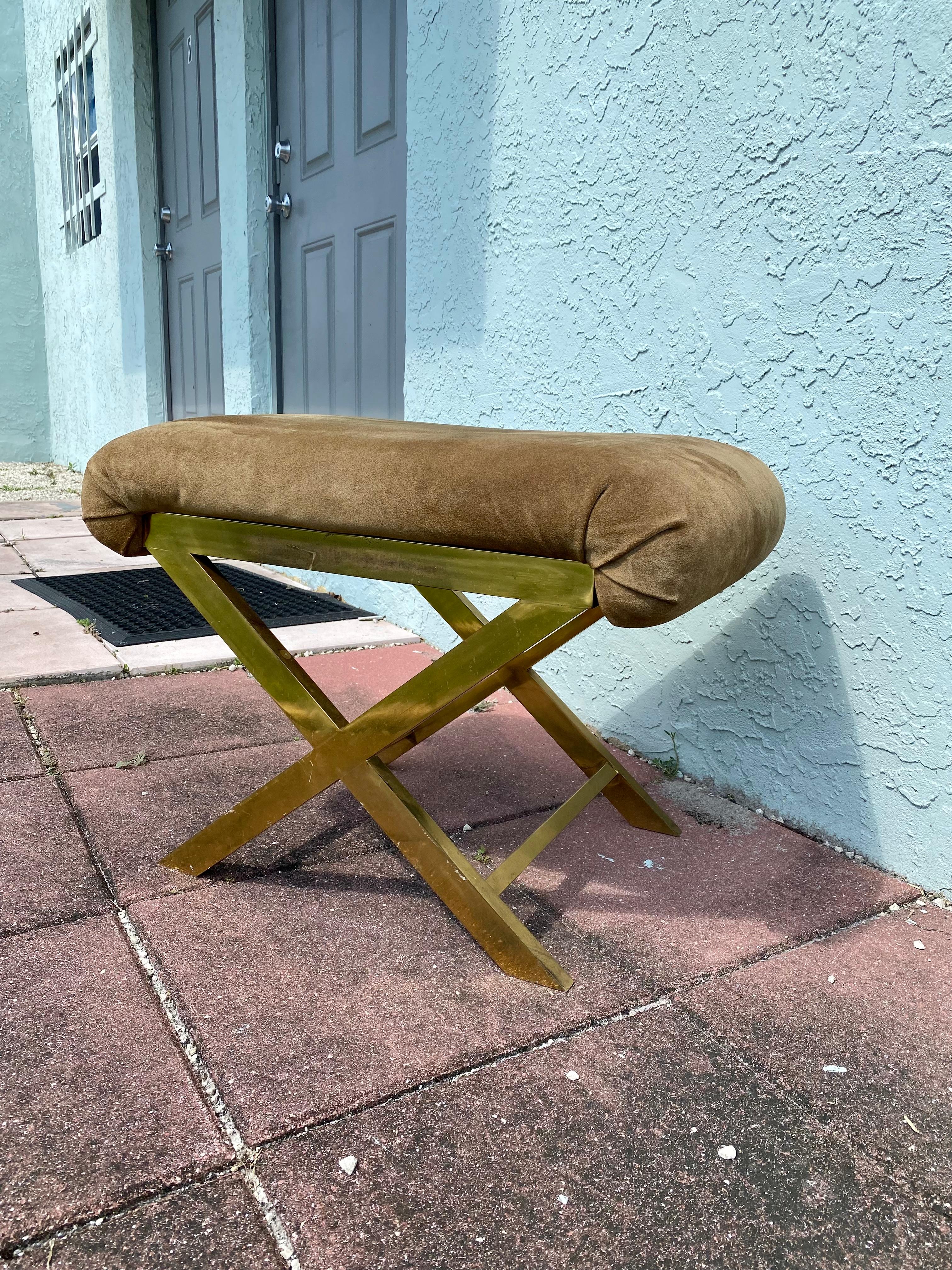 1970s Weiman X Brass Suede Bench Stool Ottoman  In Good Condition For Sale In Fort Lauderdale, FL