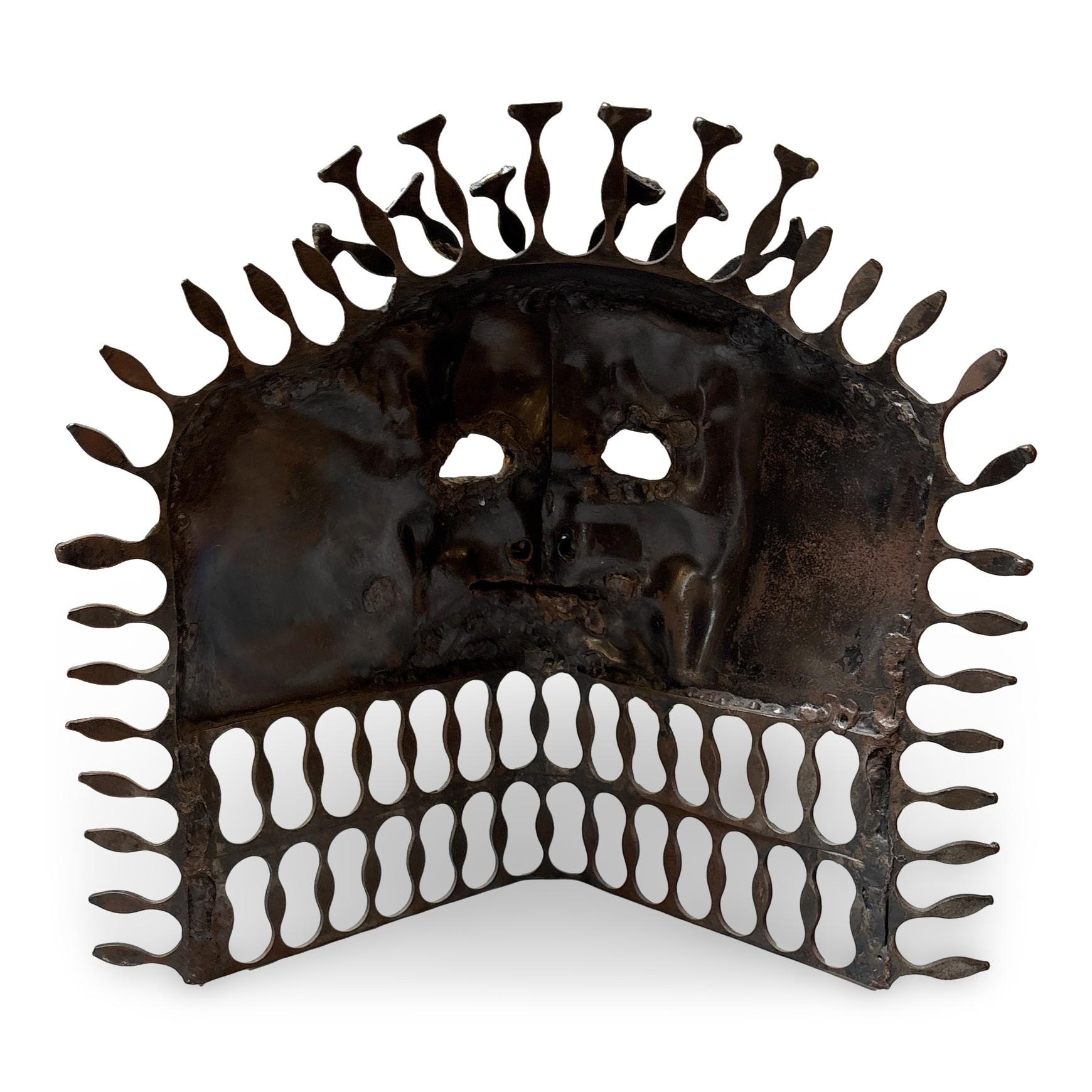 Fine XX secolo Maschera brutalista in acciaio saldato e bronzo degli anni '70 di Suzanne Benton in vendita