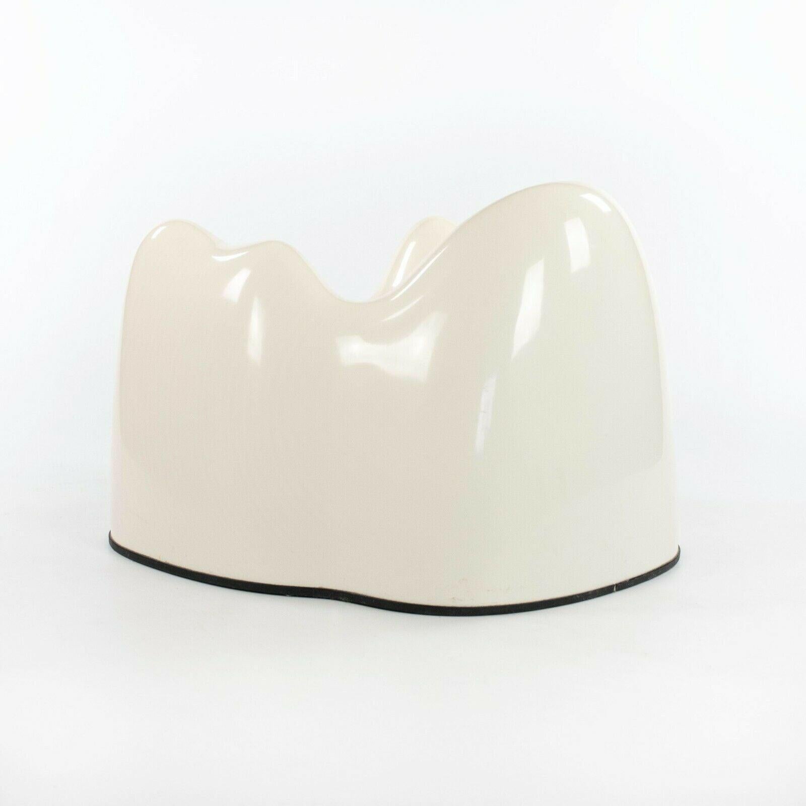 1970s Wendell Castle Molar Chair in Fiberglass by Northern Plastics of Syracuse For Sale 4