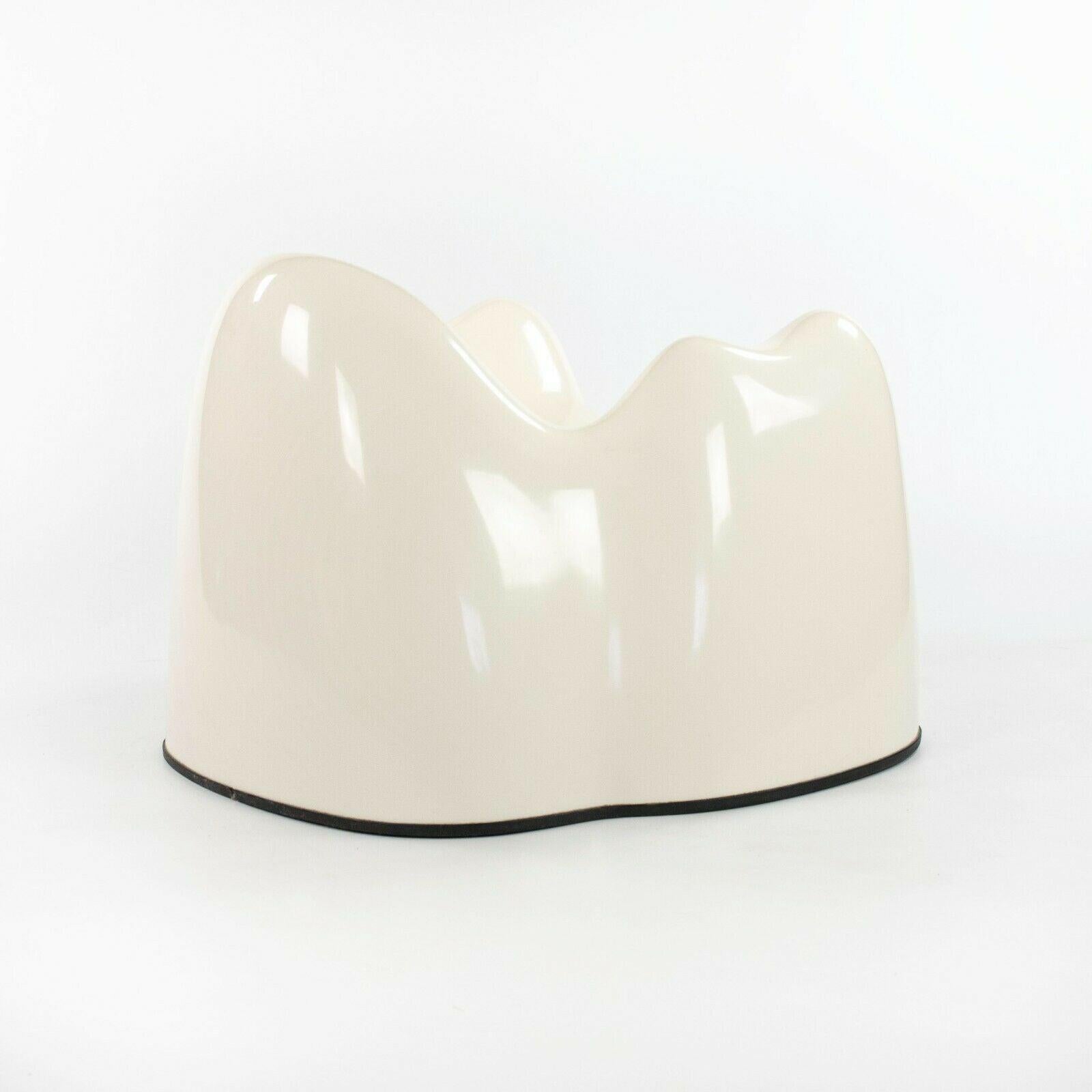 Modern 1970s Wendell Castle Molar Chair in Fiberglass by Northern Plastics of Syracuse For Sale