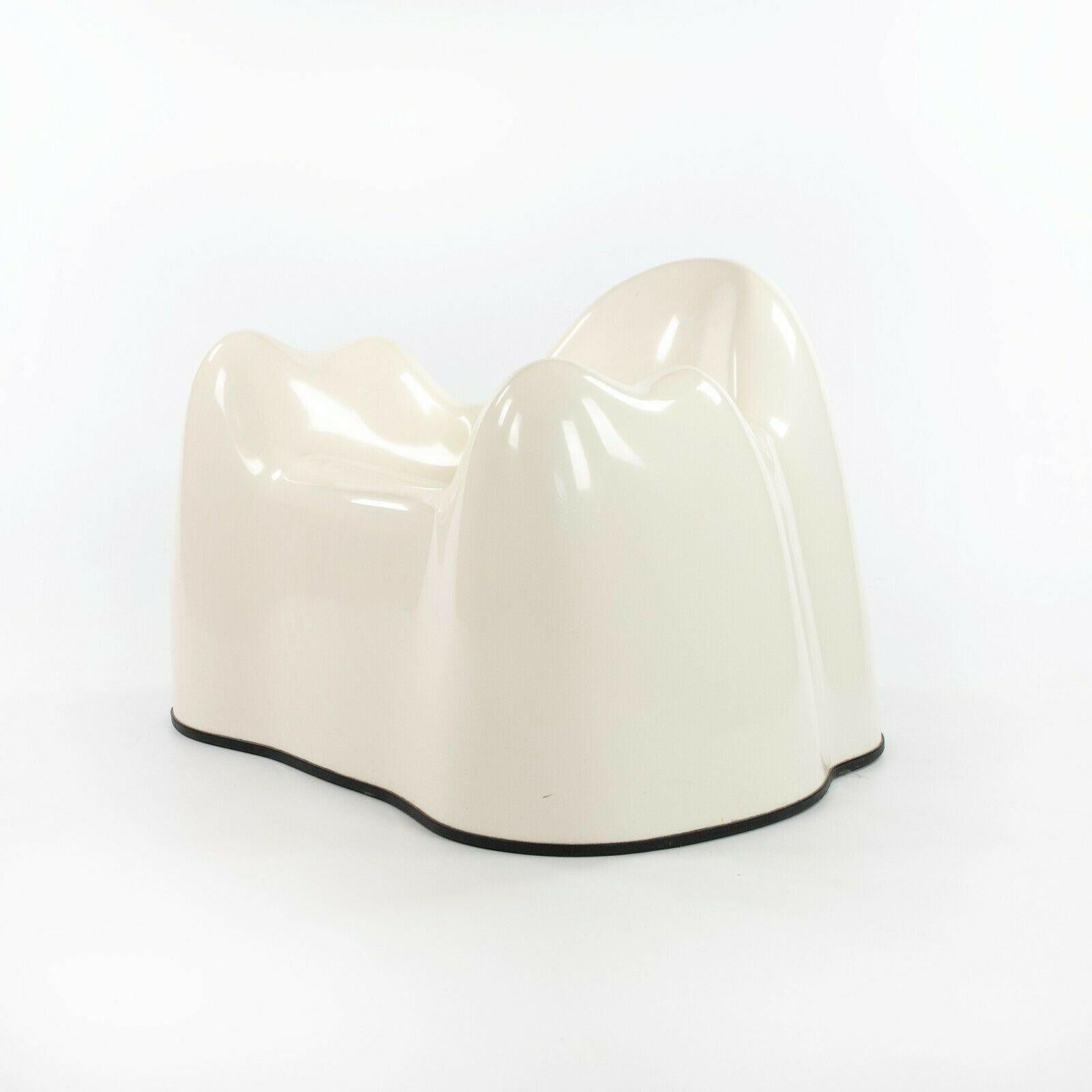 1970s Wendell Castle Molar Chair in Fiberglass by Northern Plastics of Syracuse For Sale 1