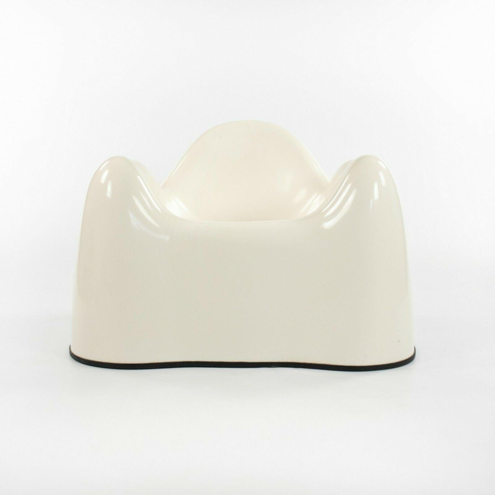1970s Wendell Castle Molar Chair in Fiberglass by Northern Plastics of Syracuse For Sale 2