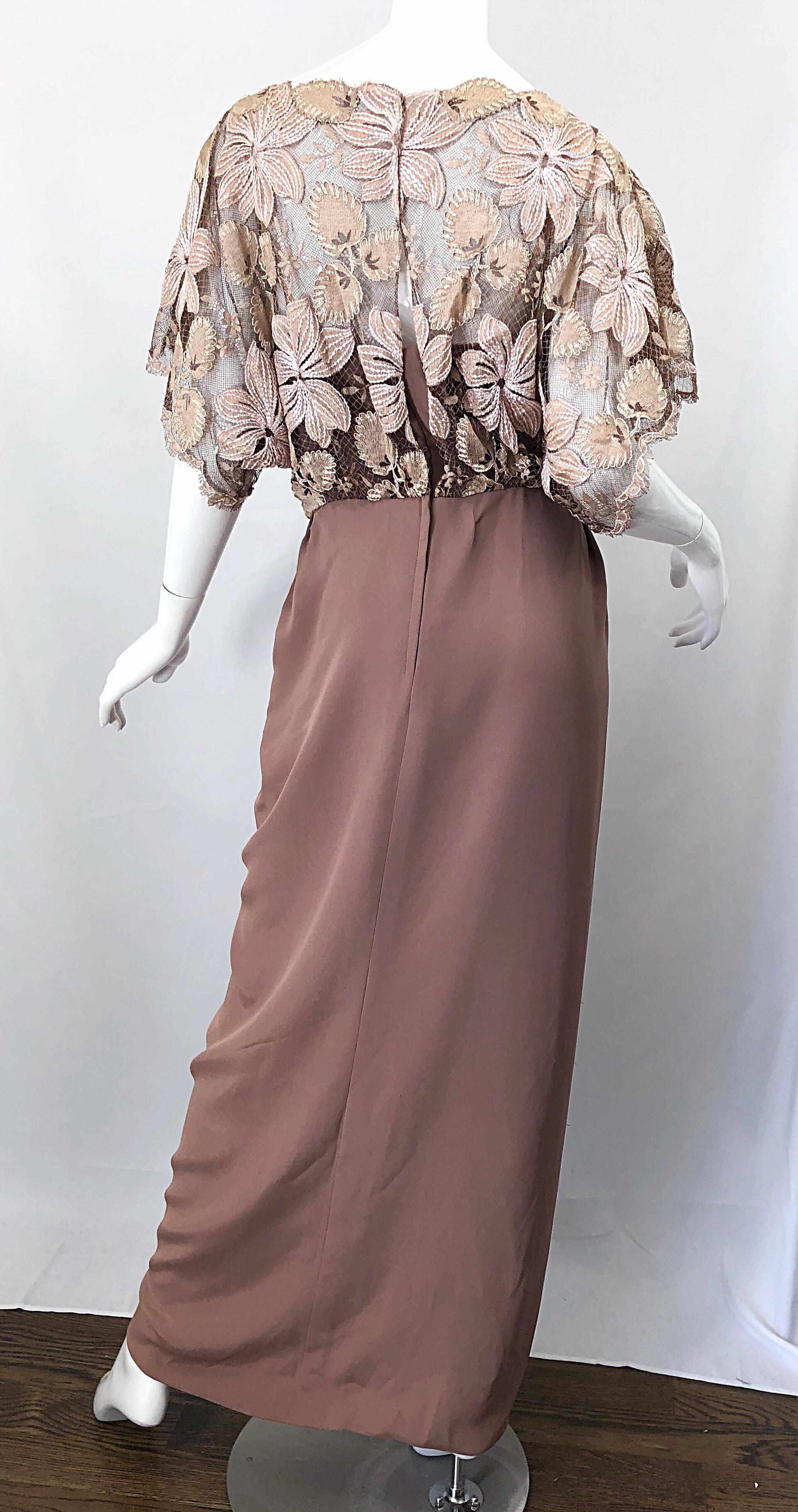 Werle of Beverly Hills - Robe en dentelle crochetée taupe, demi-couture, vintage, années 1970 en vente 6