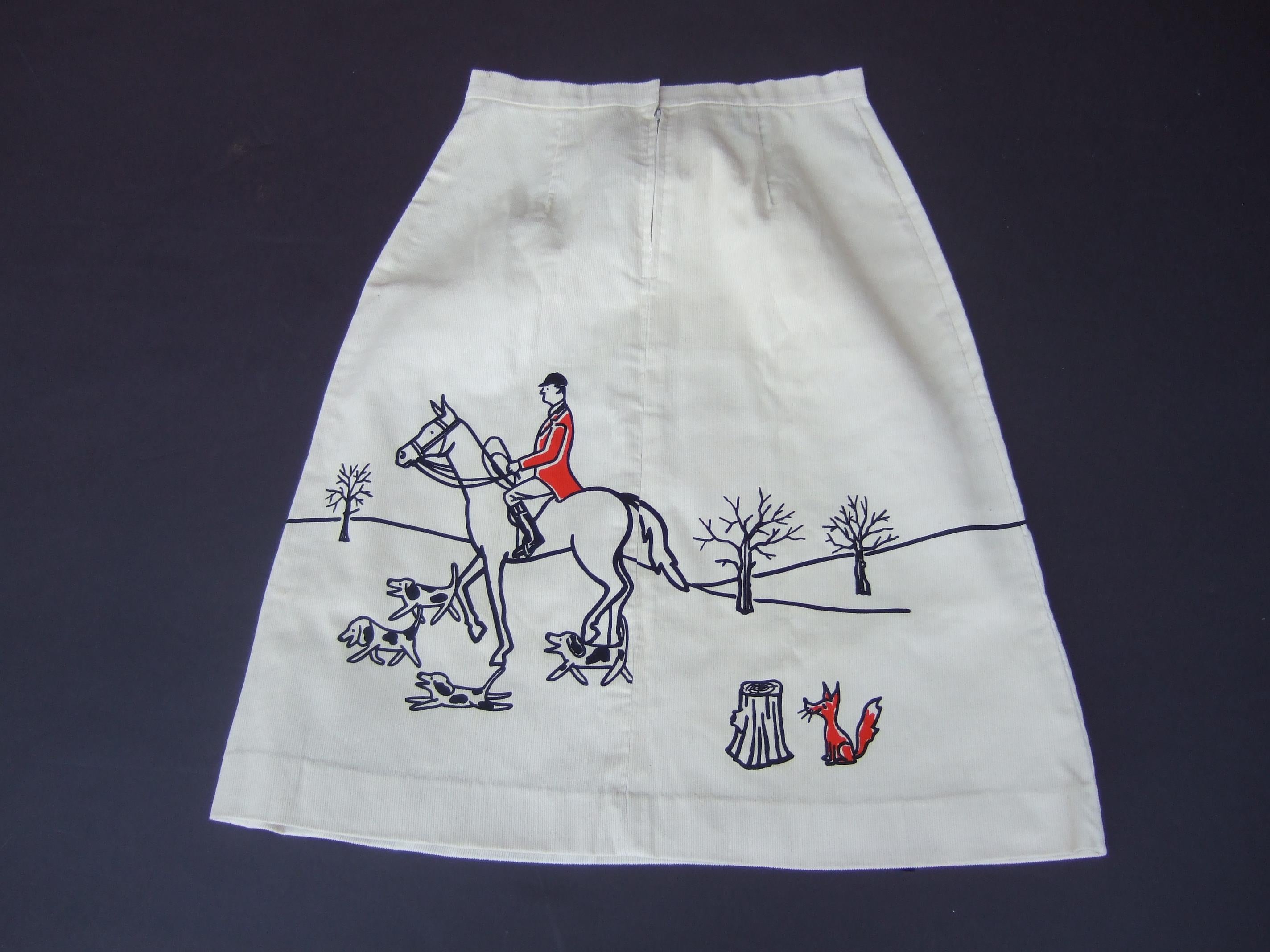 1970s Whimsical Fox Hunt Scene Cream Corduroy Skirt Designed by Vested Gentress In Good Condition In University City, MO
