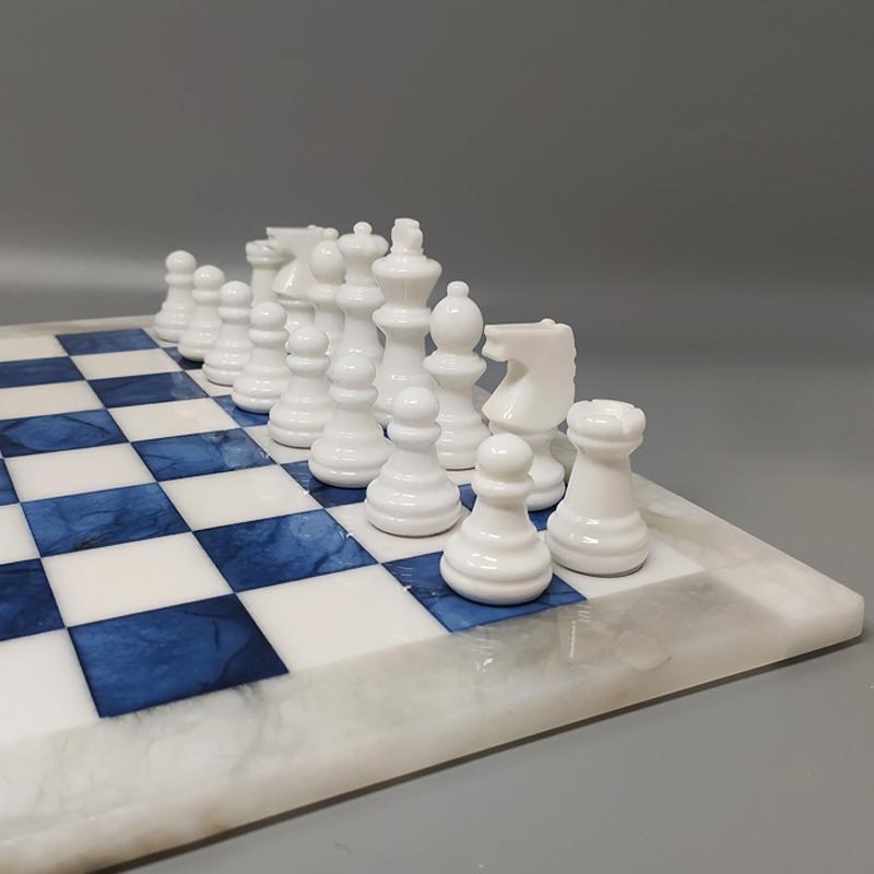 1970s White and Blue Chess Set in Volterra Alabaster Handmade In Excellent Condition In Milano, IT