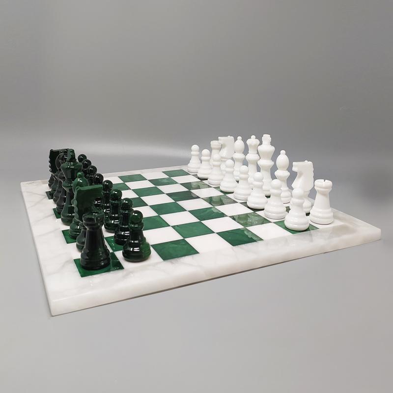 Mid-Century Modern 1970s White and Green Chess Set in Volterra Alabaster Handmade. Made in Italy For Sale