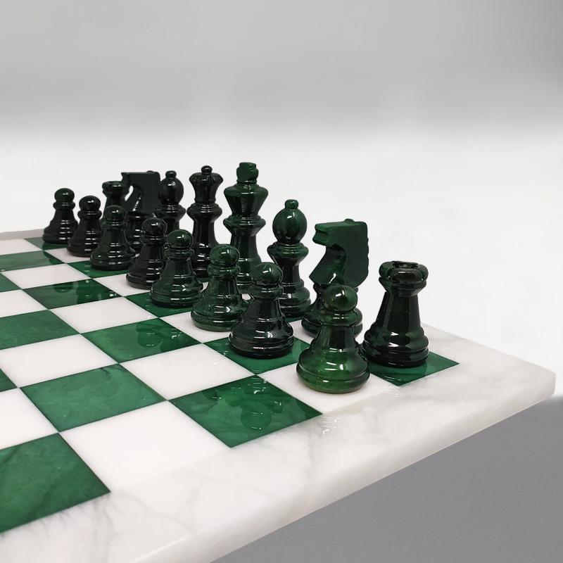 1970s White and Green Chess Set in Volterra Alabaster Handmade. Made in Italy In Excellent Condition In Milano, IT